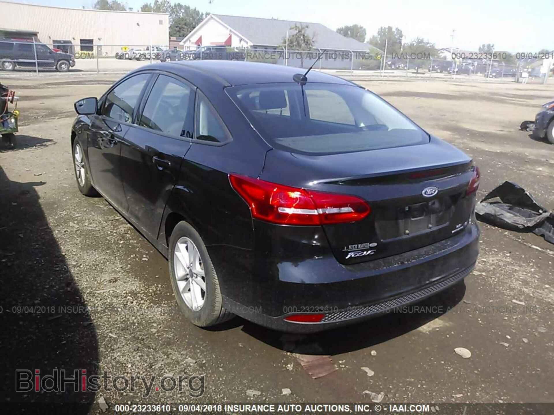 2015 Ford Focus - VIN: 1FADP3F29FL373560 - Photo 3
