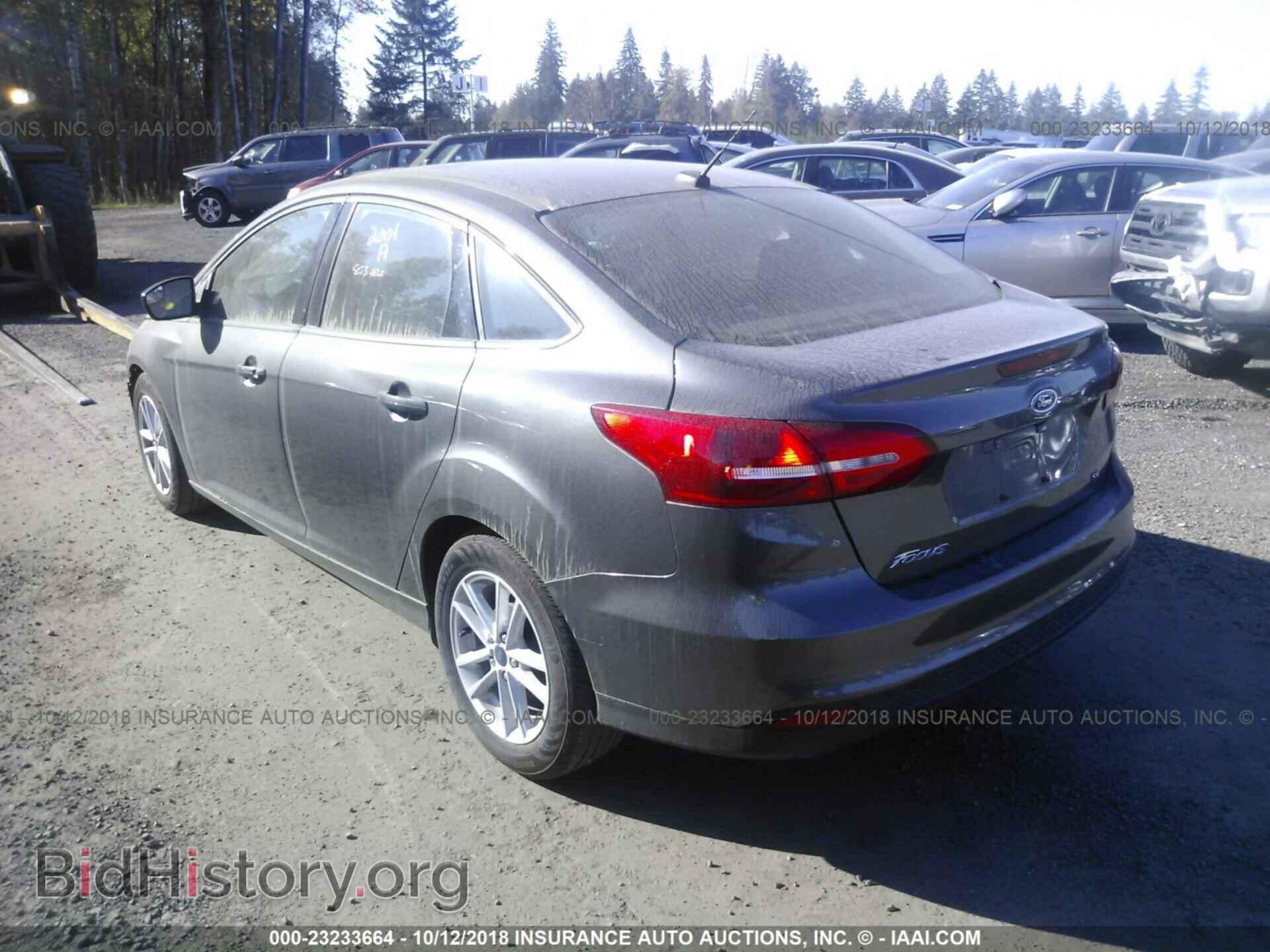 2018 Ford Focus - VIN: 1FADP3F26JL279953 - Фото 3