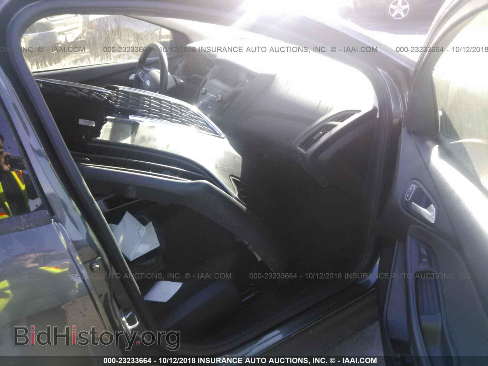 2018 Ford Focus - VIN: 1FADP3F26JL279953 - Фото 5
