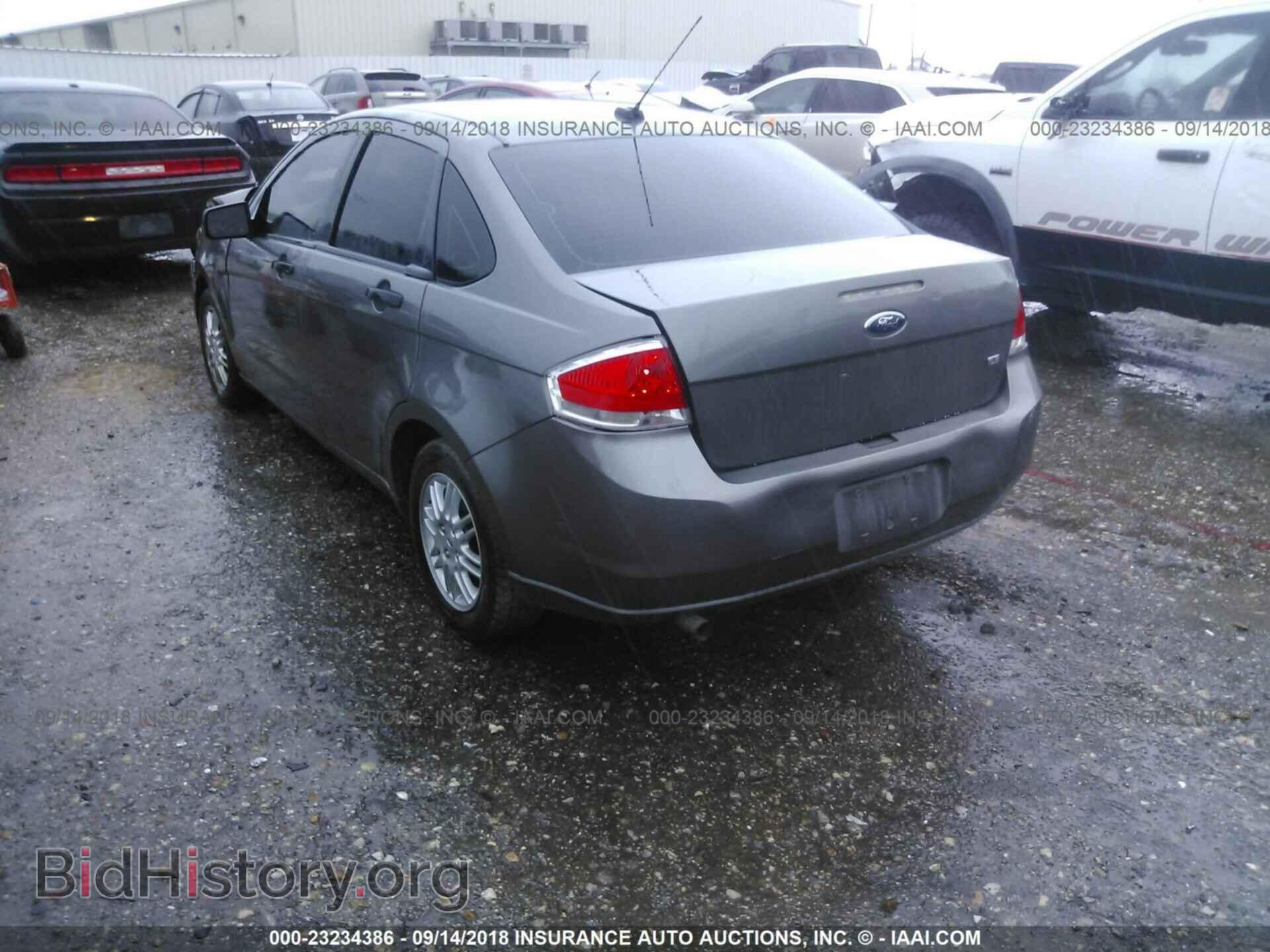2011 Ford Focus - VIN: 1FAHP3FN6BW198334 - Фото 3