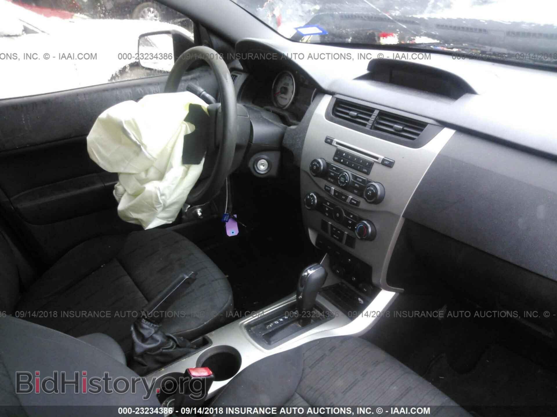 2011 Ford Focus - VIN: 1FAHP3FN6BW198334 - Фото 5