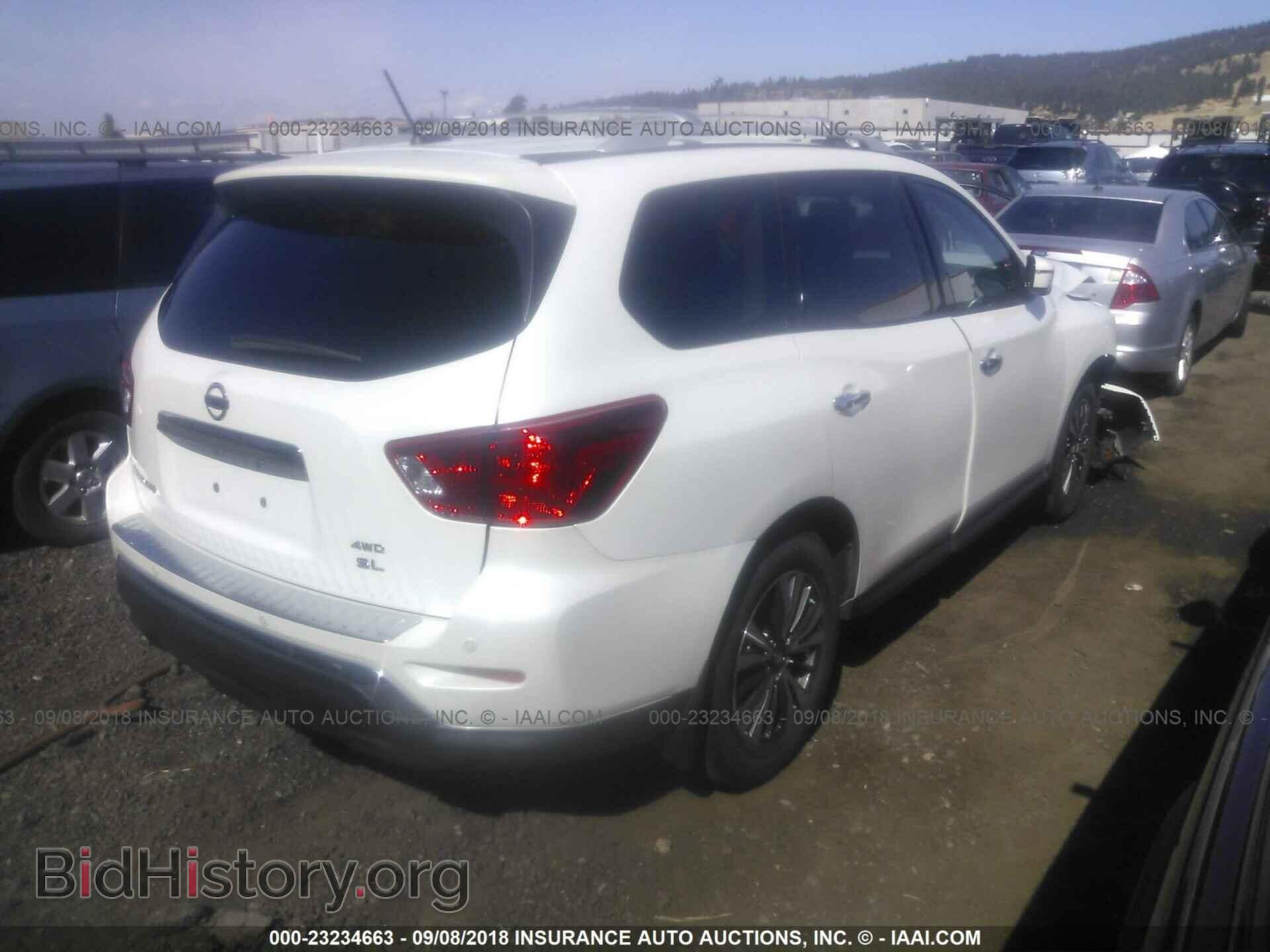 2017 Nissan Pathfinder - VIN: 5N1DR2MM0HC904940 - Фото 4