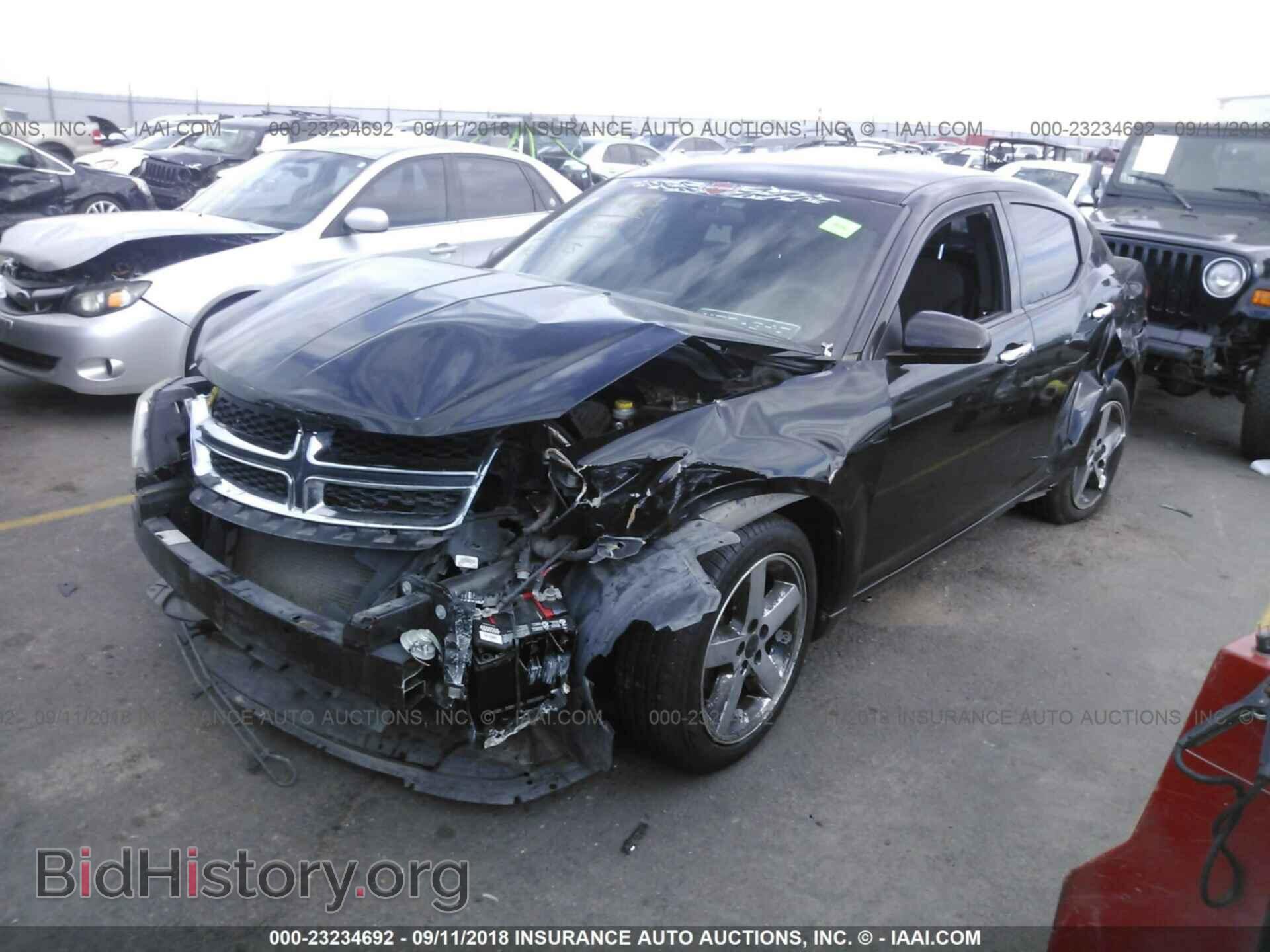 2011 Dodge Avenger - VIN: 1B3BD1FB7BN559225 - Фото 2