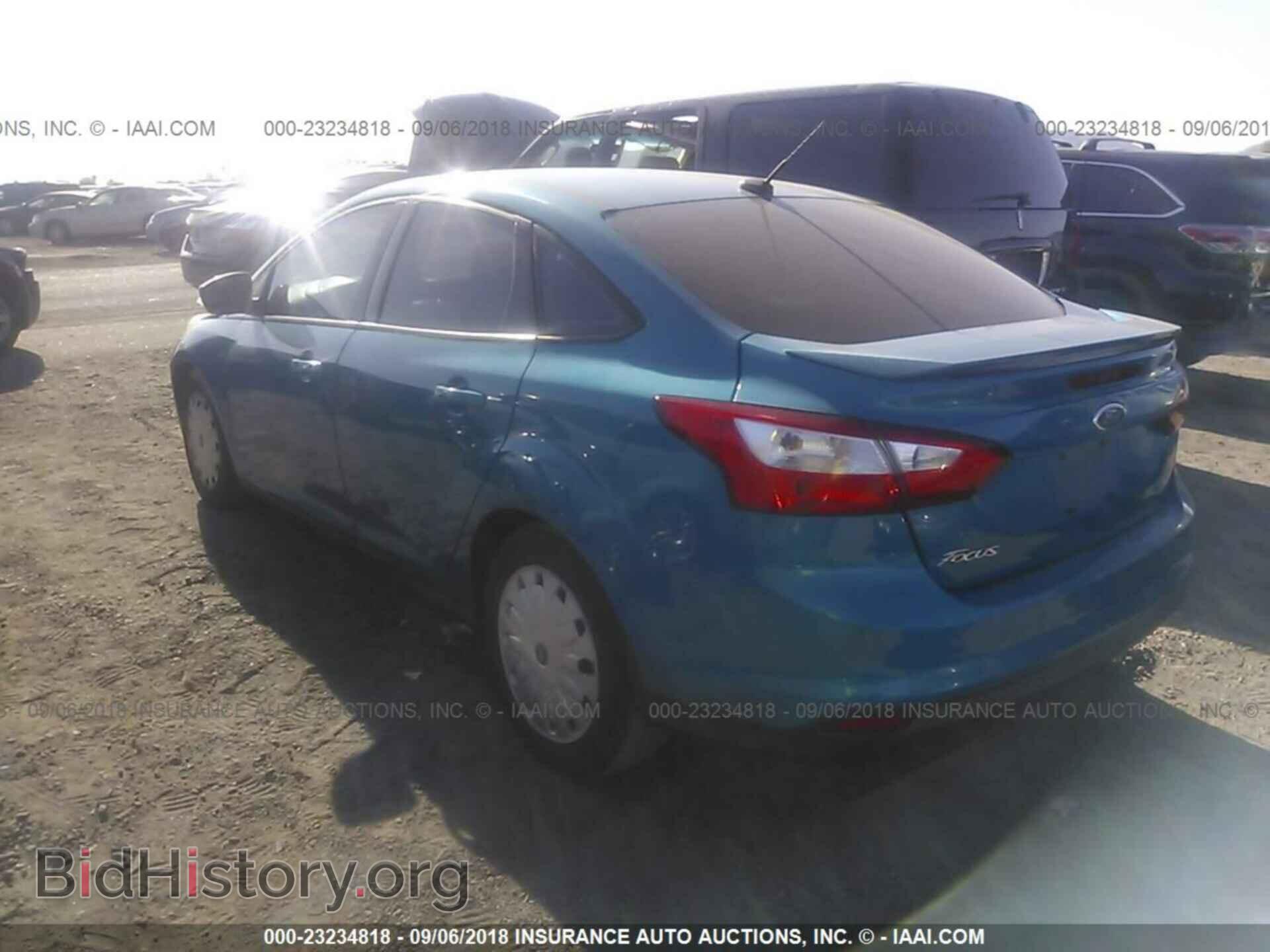 2012 Ford Focus - VIN: 1FAHP3F24CL130963 - Photo 3