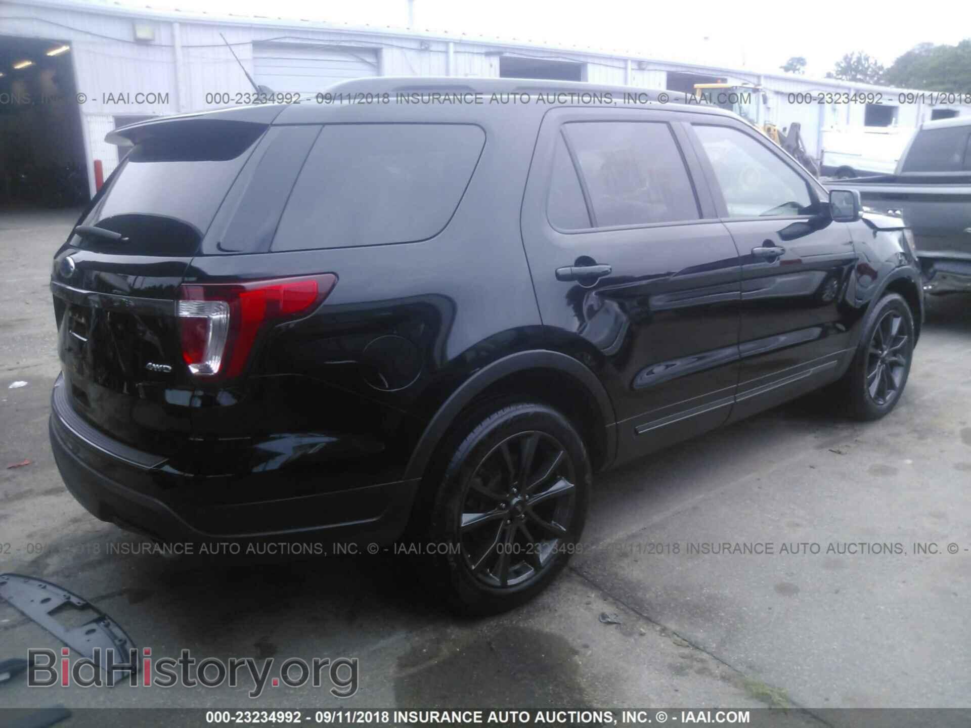 2018 Ford Explorer - VIN: 1FM5K8D83JGB01827 - Photo 4