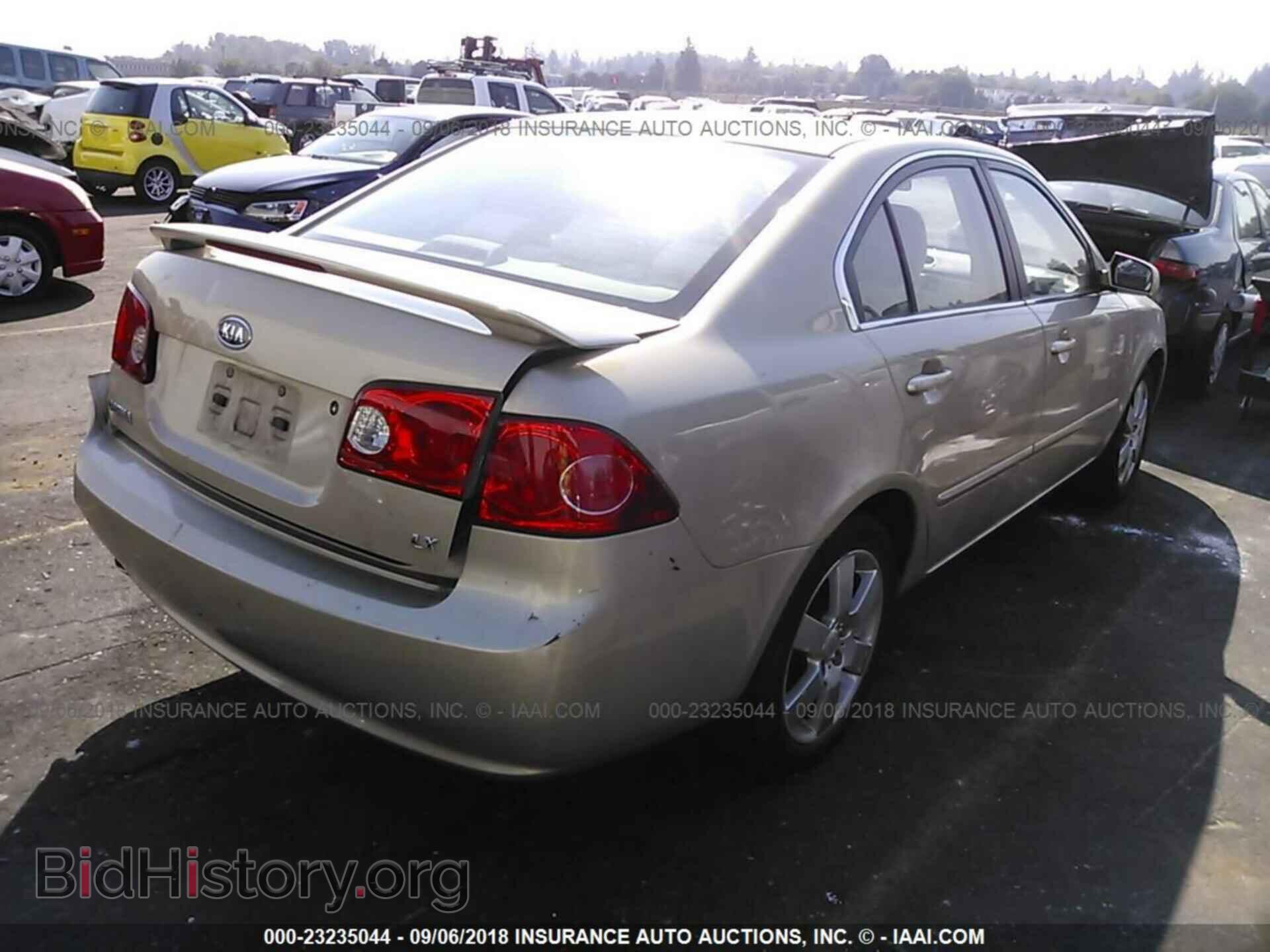 2008 KIA OPTIMA - VIN: KNAGE123785267774 - Фото 4