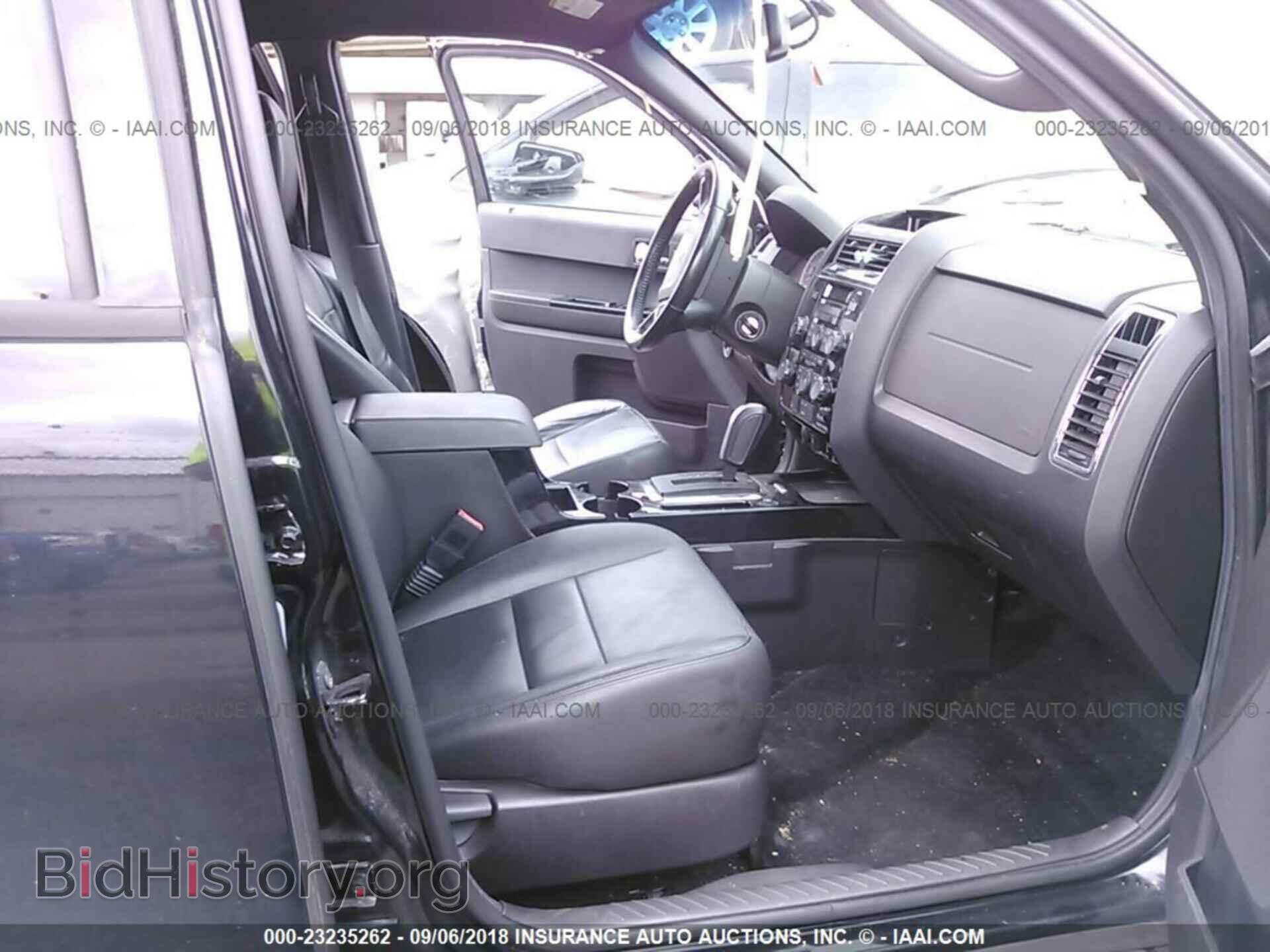 2011 Ford Escape - VIN: 1FMCU9EGXBKB64774 - Фото 5