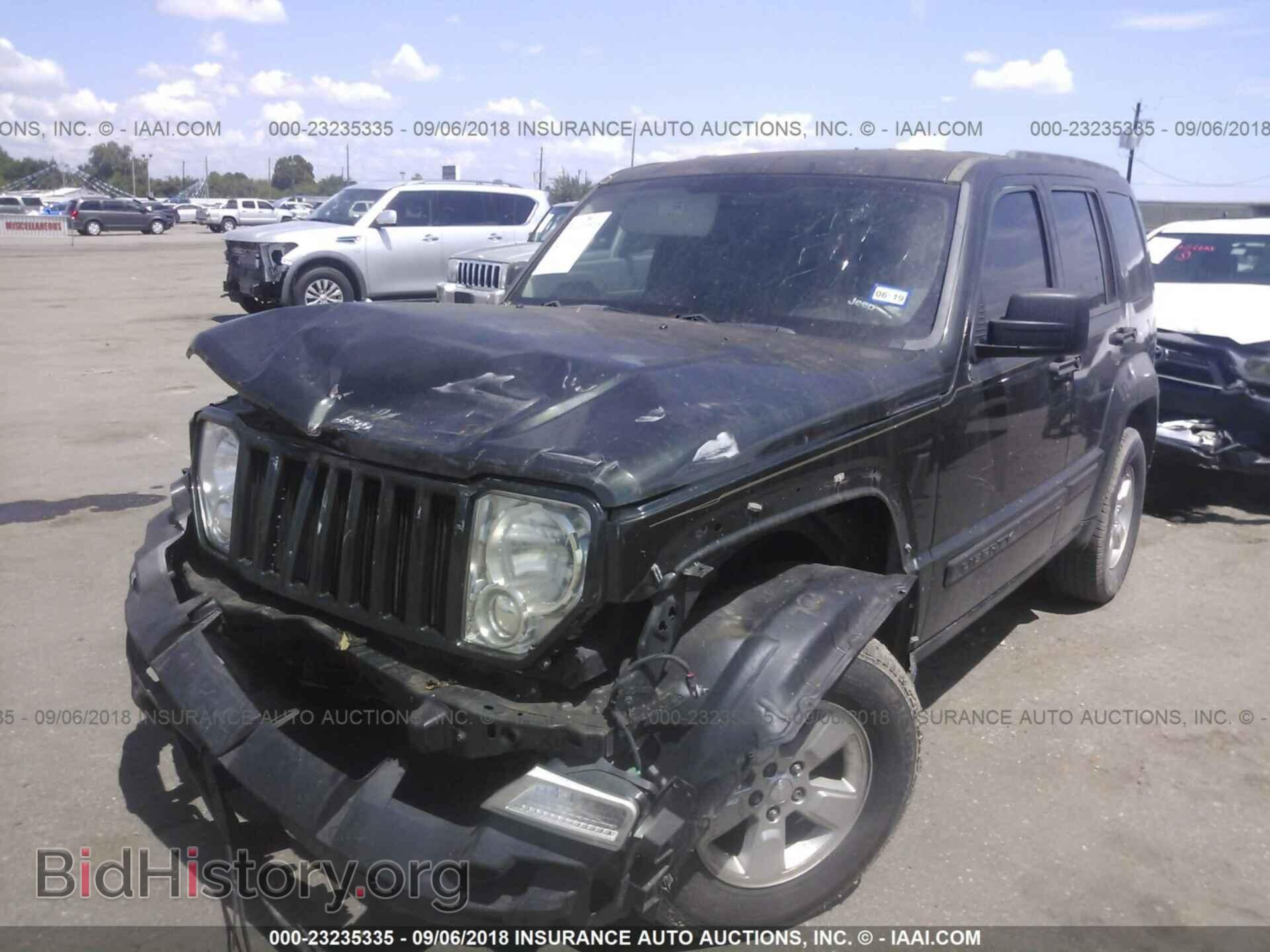 2011 Jeep Liberty - VIN: 1J4PN2GK4BW521378 - Фото 2