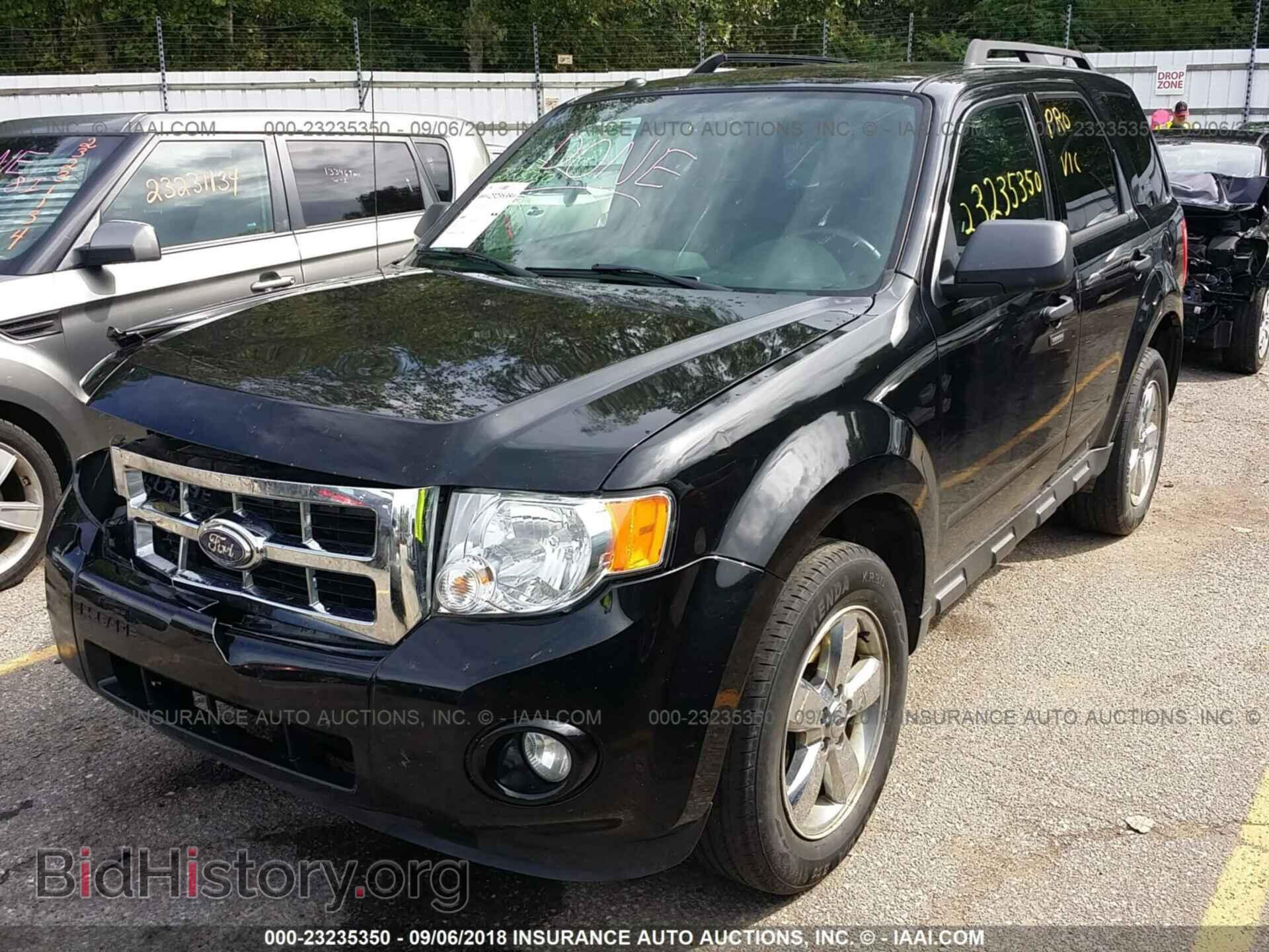 2012 Ford Escape - VIN: 1FMCU0D78CKB52170 - Photo 2