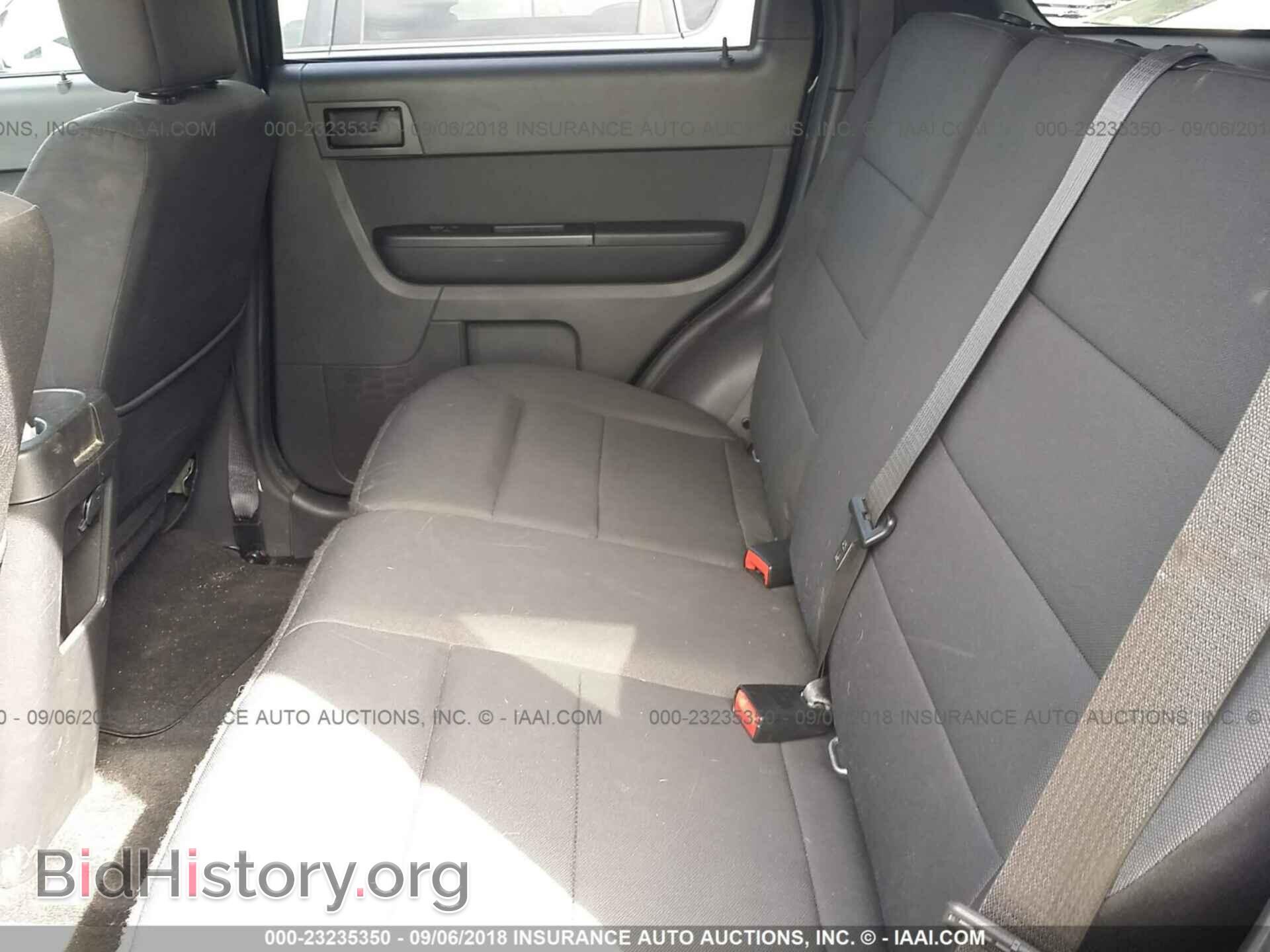 2012 Ford Escape - VIN: 1FMCU0D78CKB52170 - Photo 8