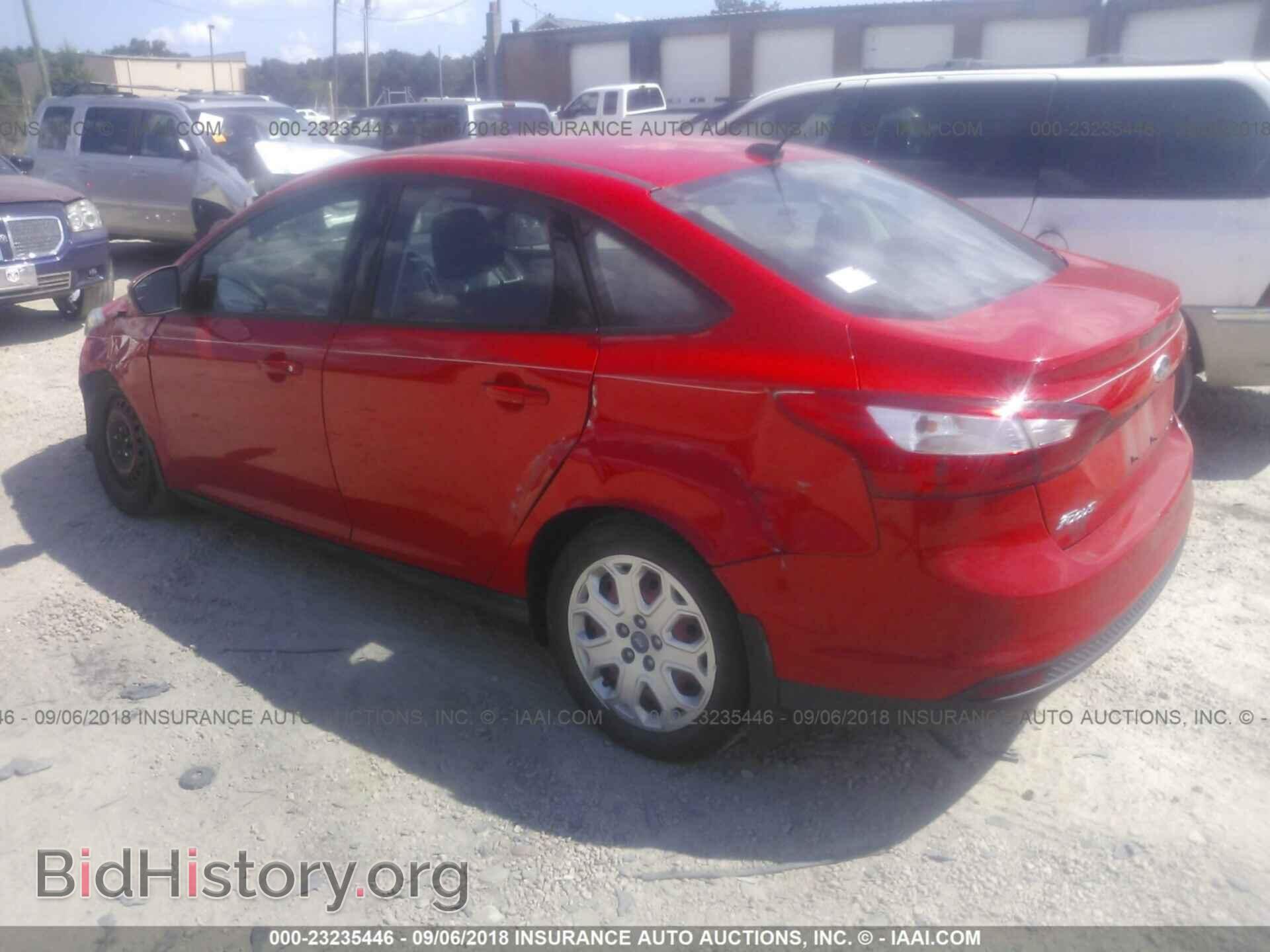 2012 Ford Focus - VIN: 1FAHP3F27CL173323 - Photo 3