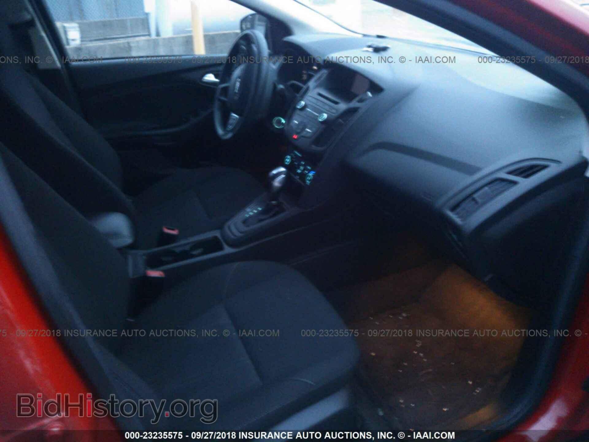 2016 Ford Focus - VIN: 1FADP3F25GL337883 - Photo 5