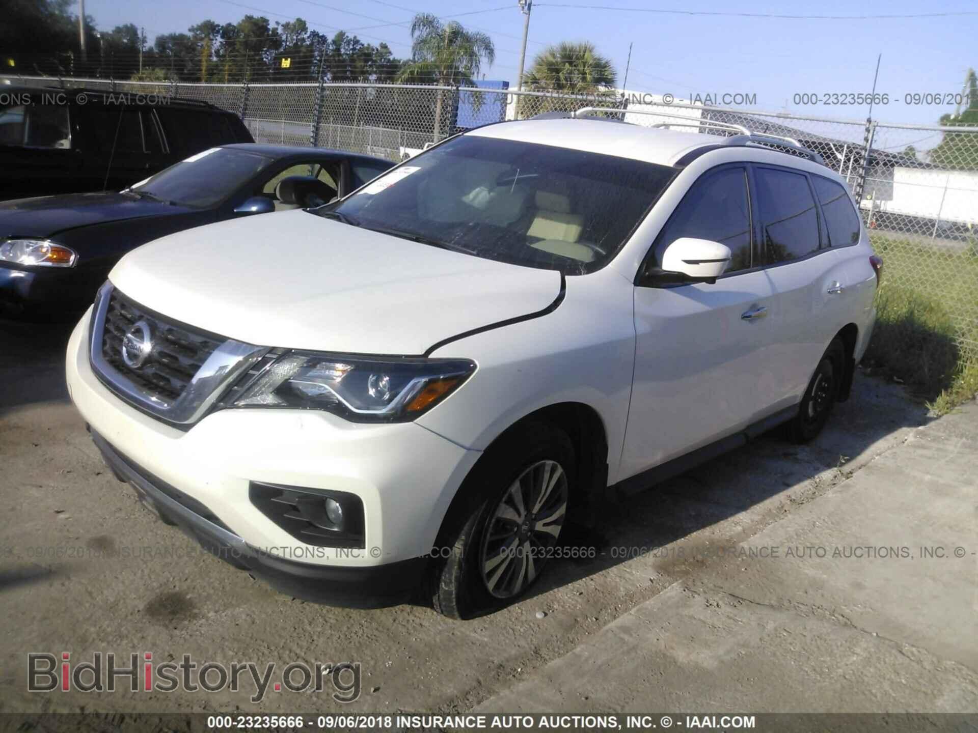 2017 Nissan Pathfinder - VIN: 5N1DR2MN2HC602994 - Фото 2