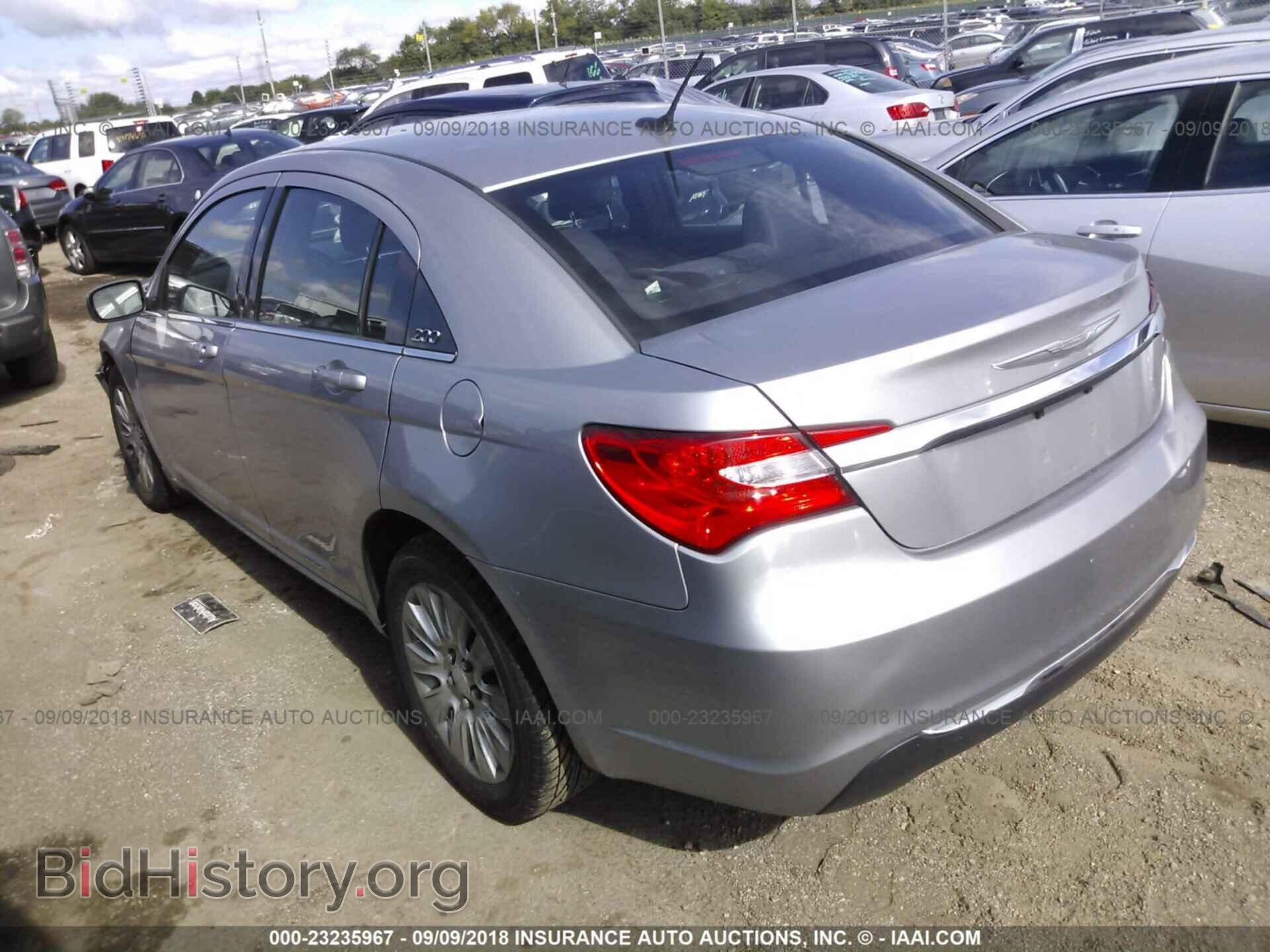 2014 Chrysler 200 - VIN: 1C3CCBAB7EN141307 - Фото 3