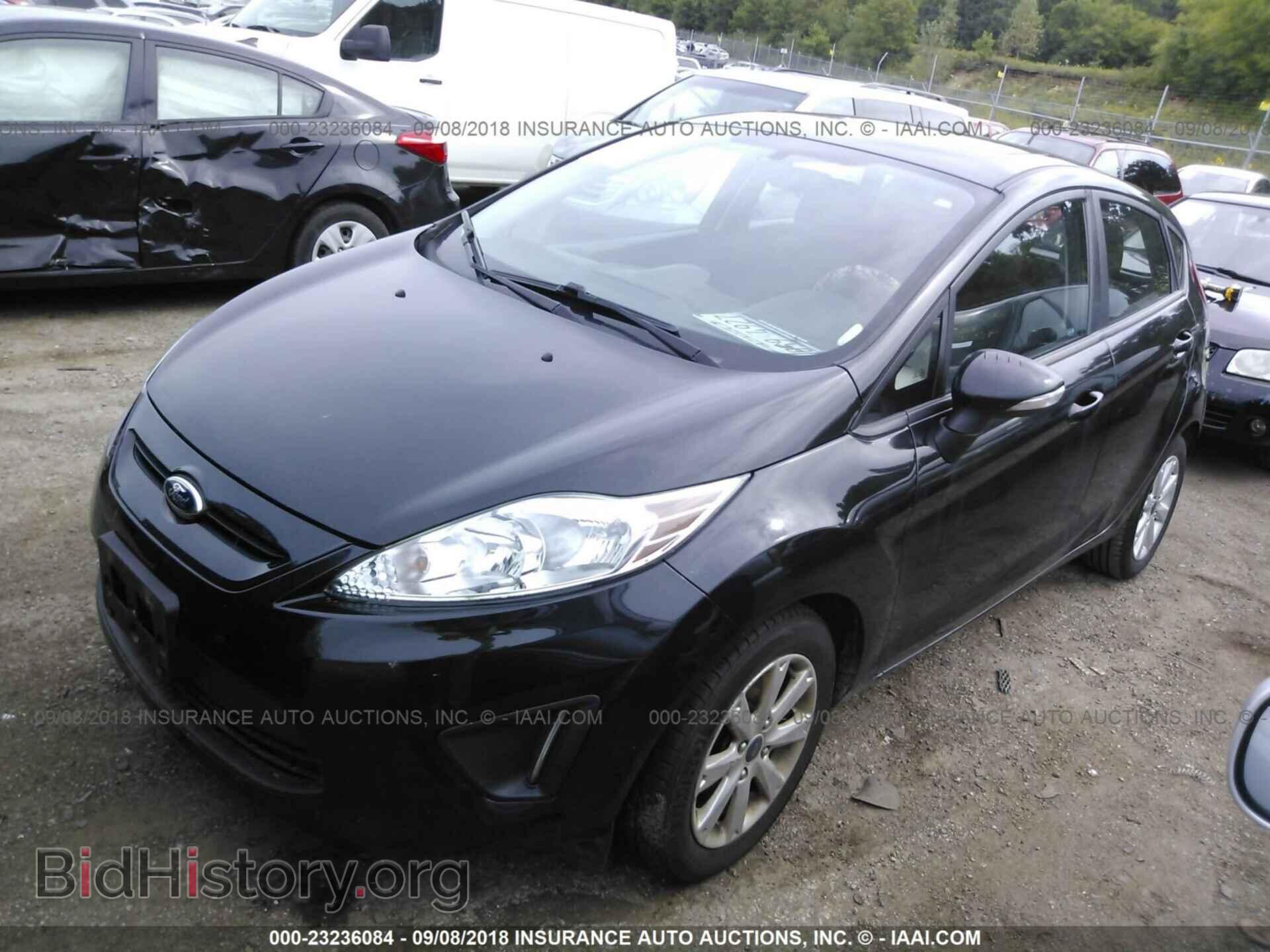 2013 Ford Fiesta - VIN: 3FADP4EJ3DM192867 - Фото 2