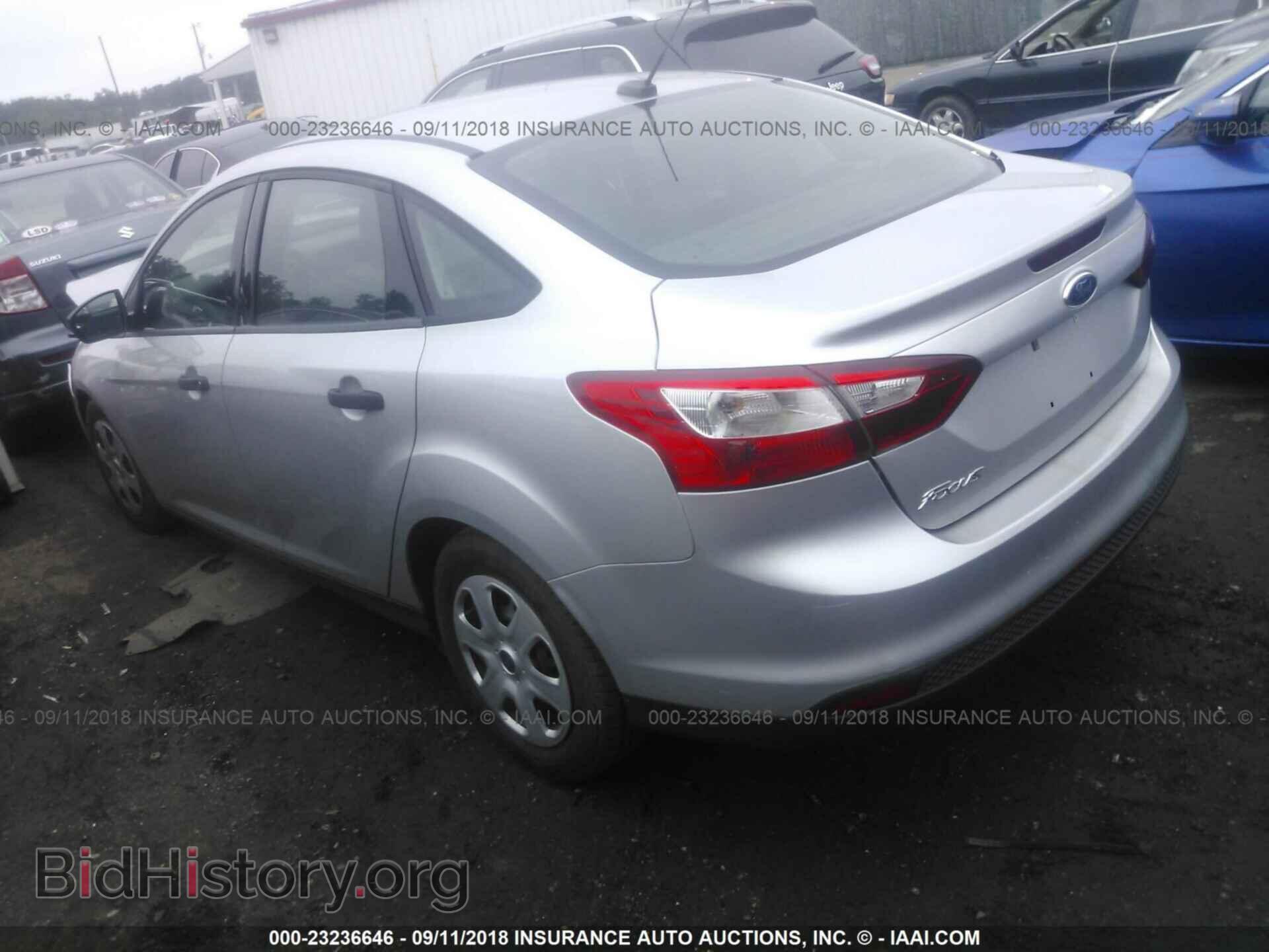 2012 Ford Focus - VIN: 1FAHP3E26CL258414 - Фото 3