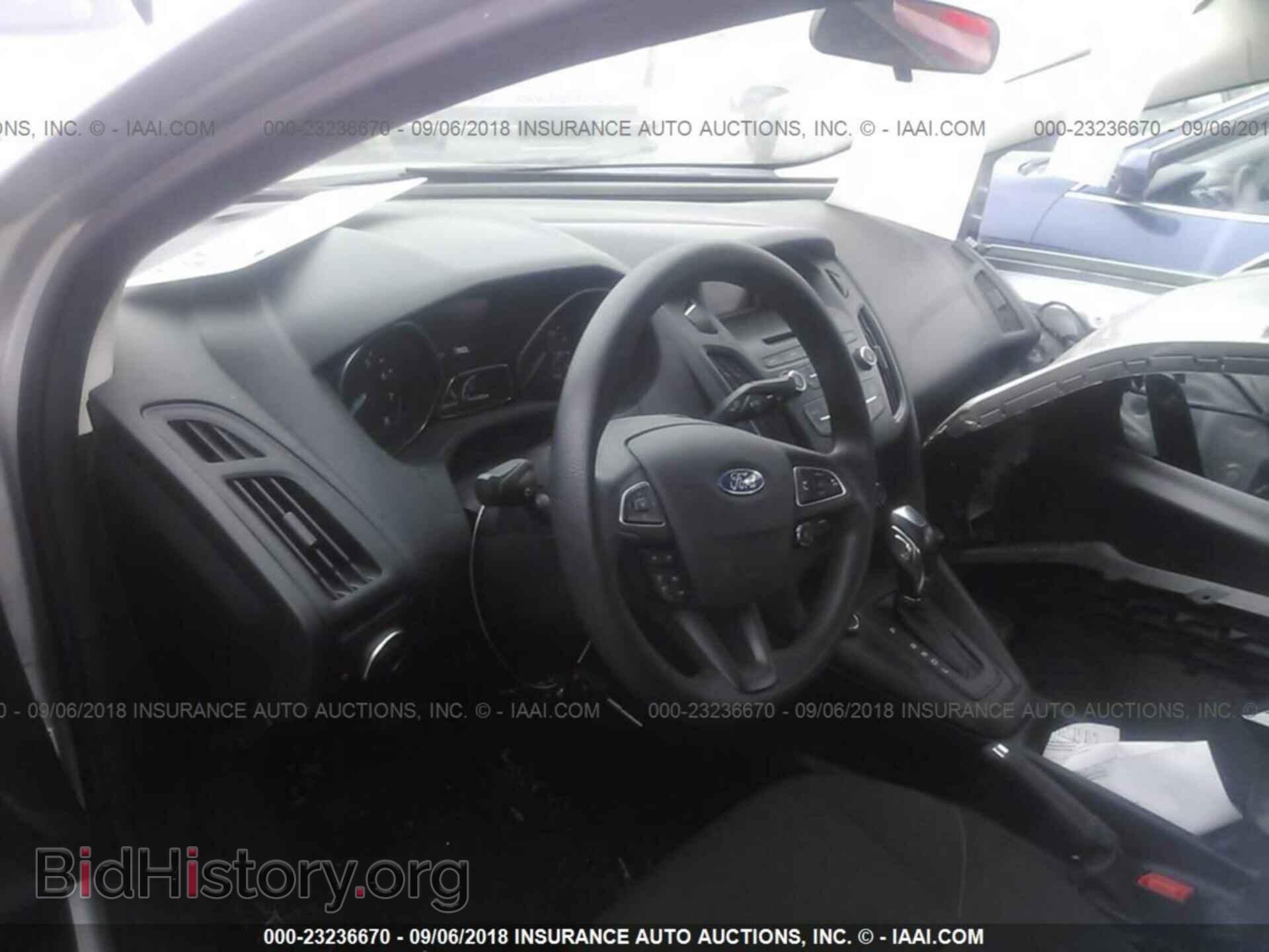 2015 Ford Focus - VIN: 1FADP3F24FL298976 - Photo 5