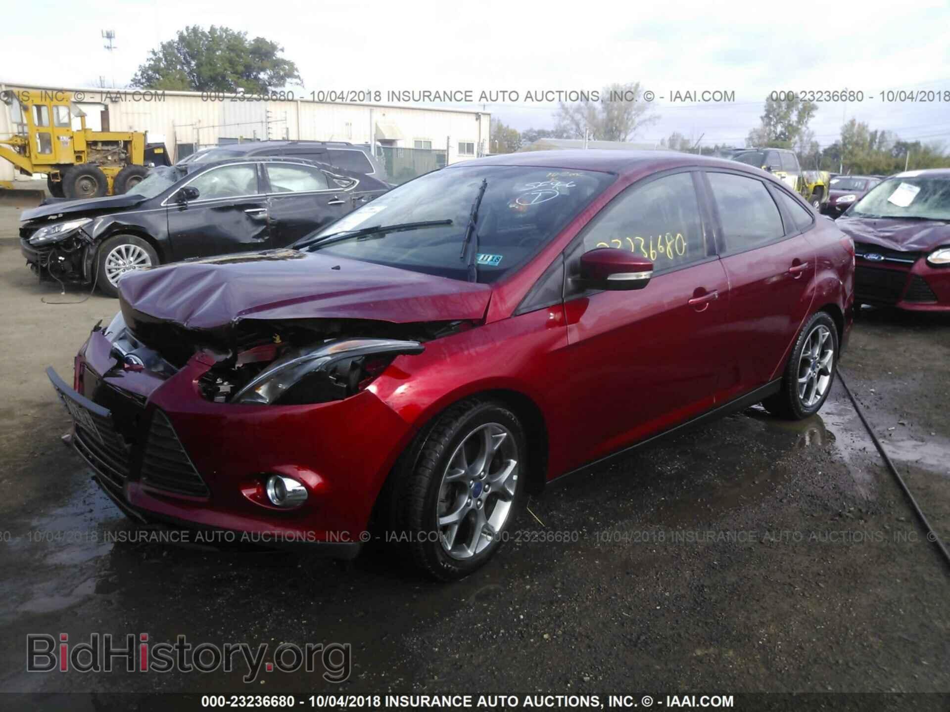 2014 Ford Focus - VIN: 1FADP3F22EL337305 - Photo 2