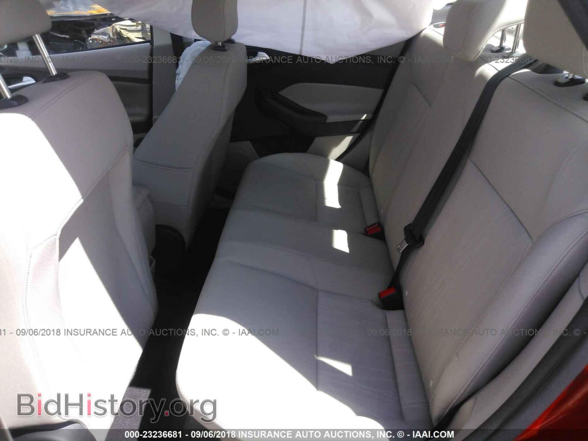 2018 Ford Focus - VIN: 1FADP3F24JL277764 - Photo 8