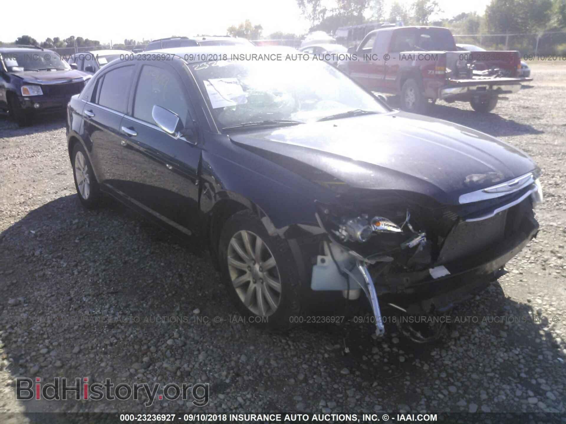 Photo 1C3CCBCG1DN575617 - Chrysler 200 2013