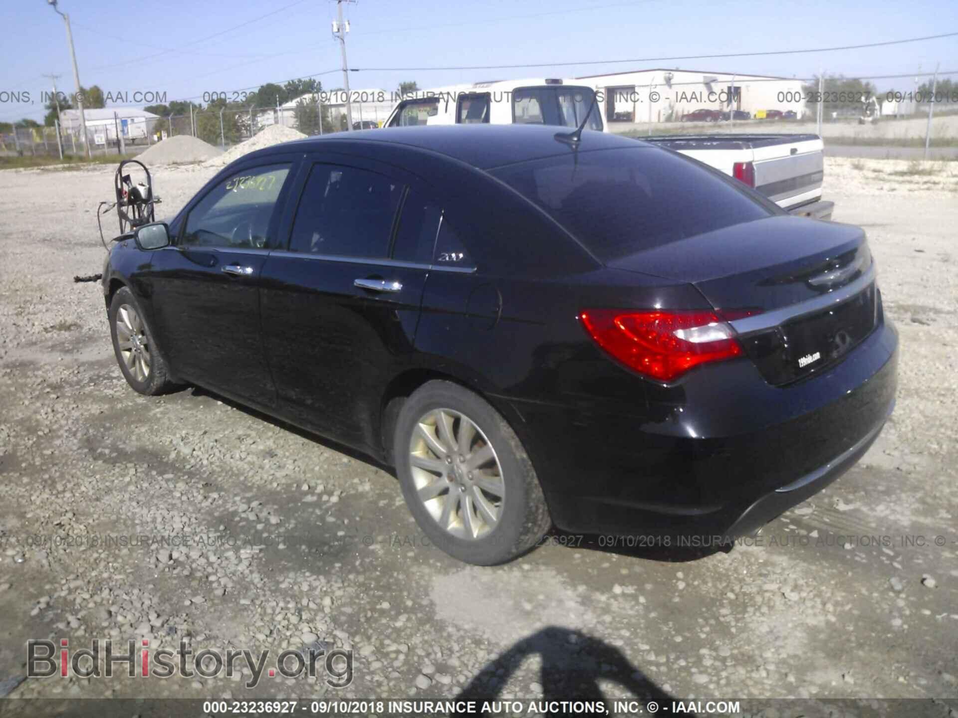 2013 Chrysler 200 - VIN: 1C3CCBCG1DN575617 - Фото 3