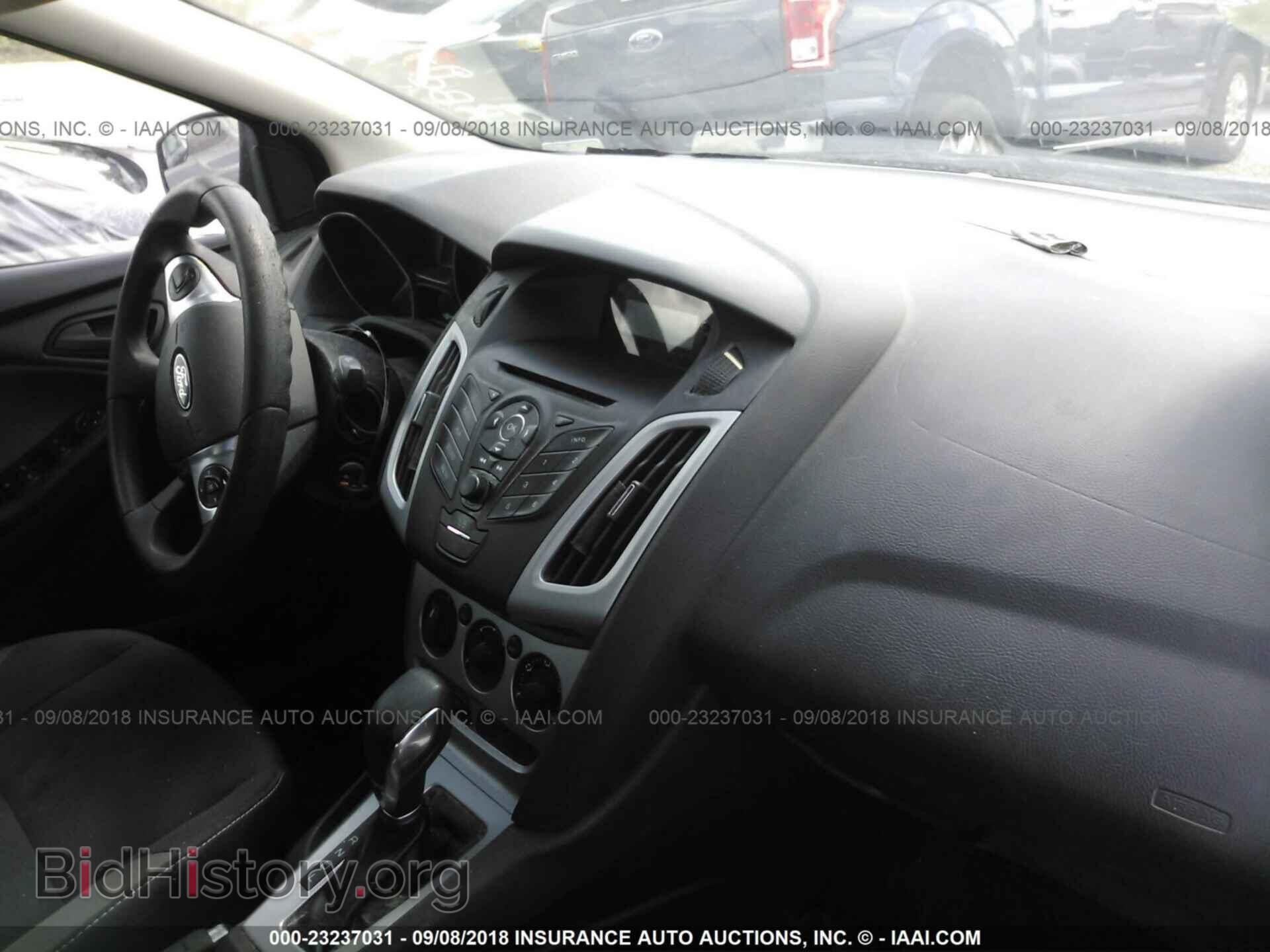 2012 Ford Focus - VIN: 1FAHP3F2XCL360202 - Photo 5