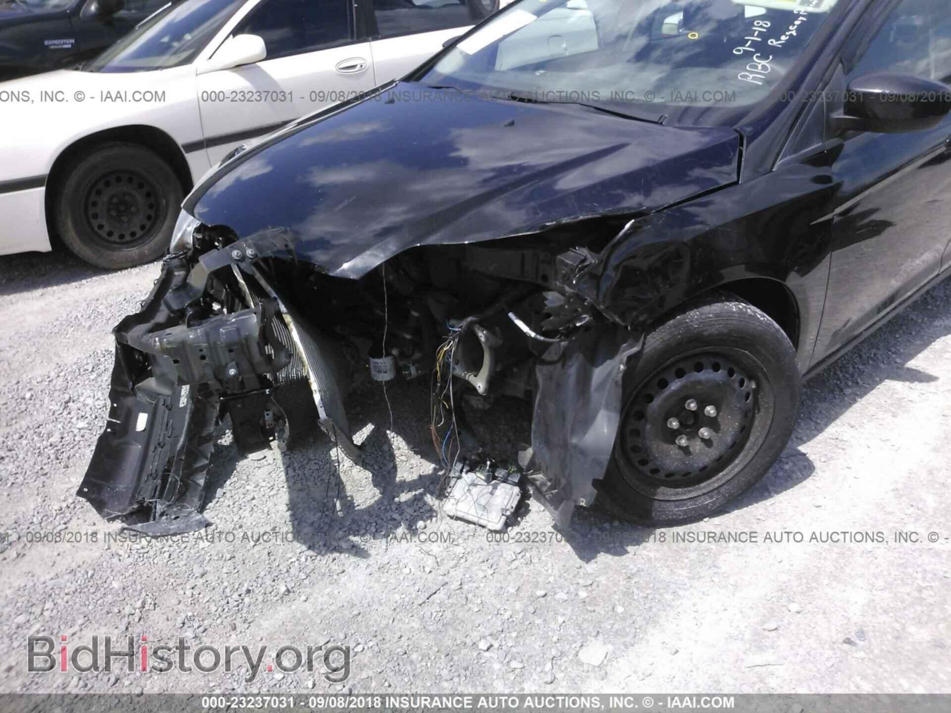 2012 Ford Focus - VIN: 1FAHP3F2XCL360202 - Photo 6