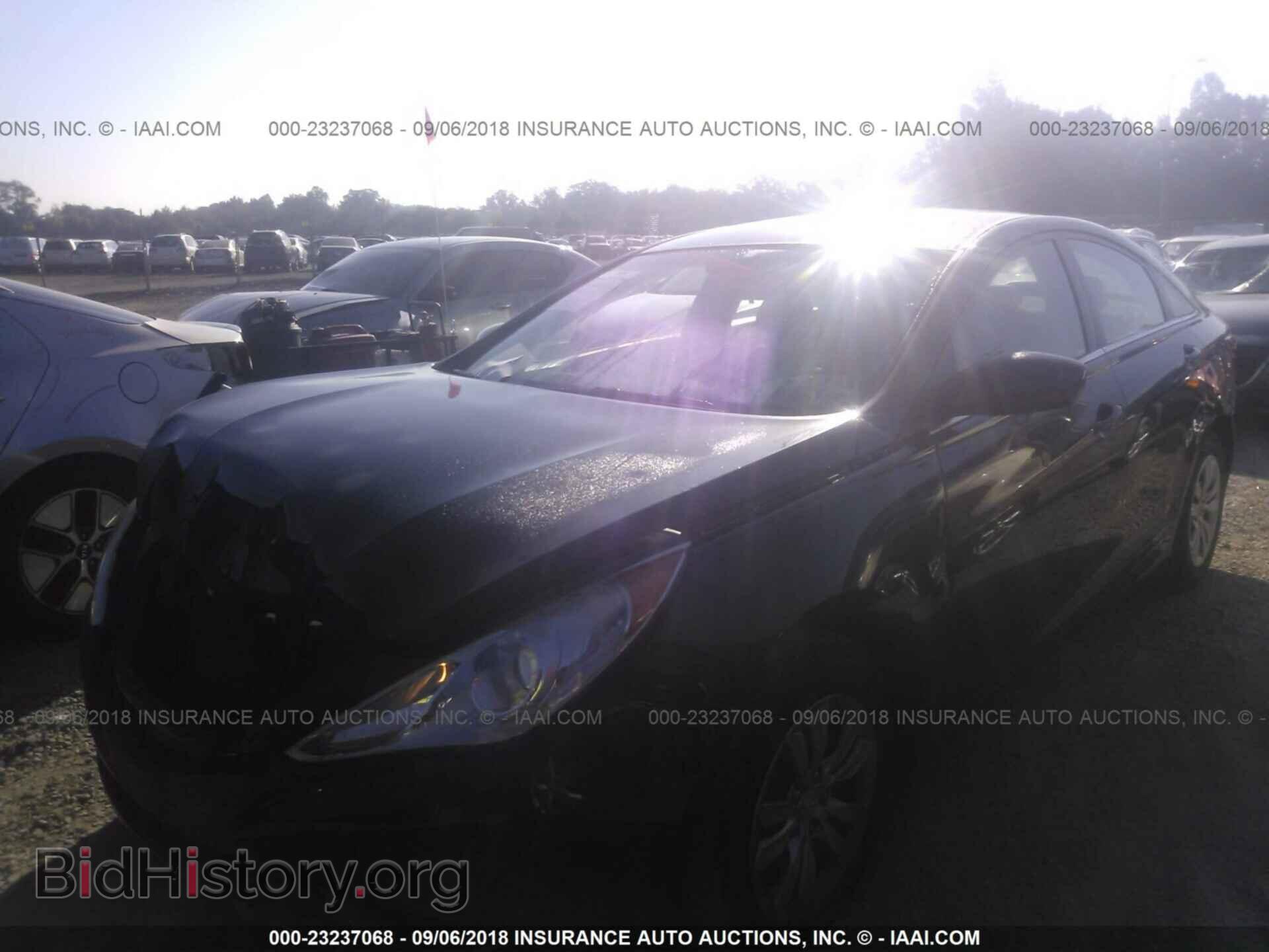 2012 Hyundai Sonata - VIN: 5NPEB4AC4CH480941 - Photo 2