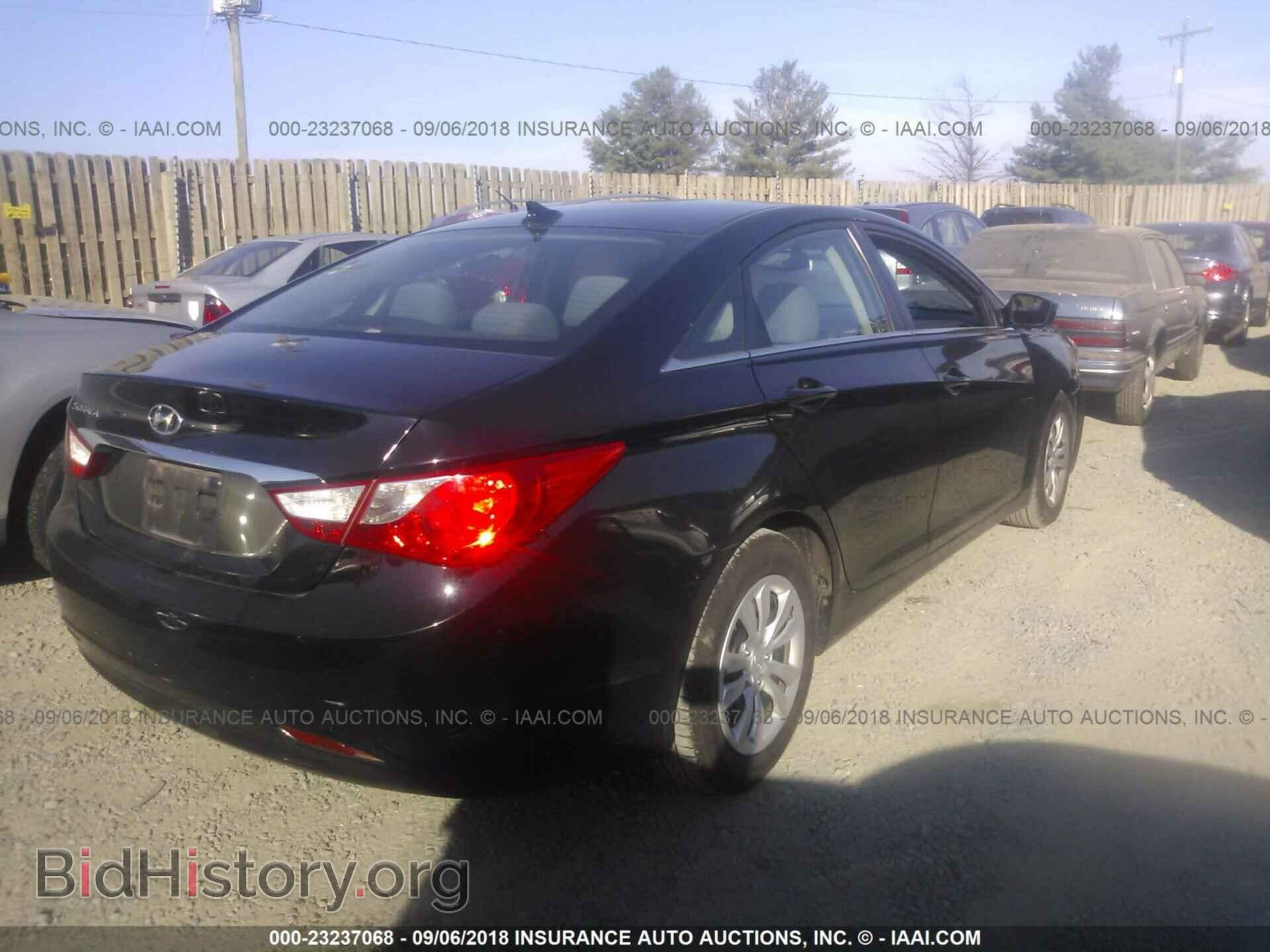 2012 Hyundai Sonata - VIN: 5NPEB4AC4CH480941 - Photo 4