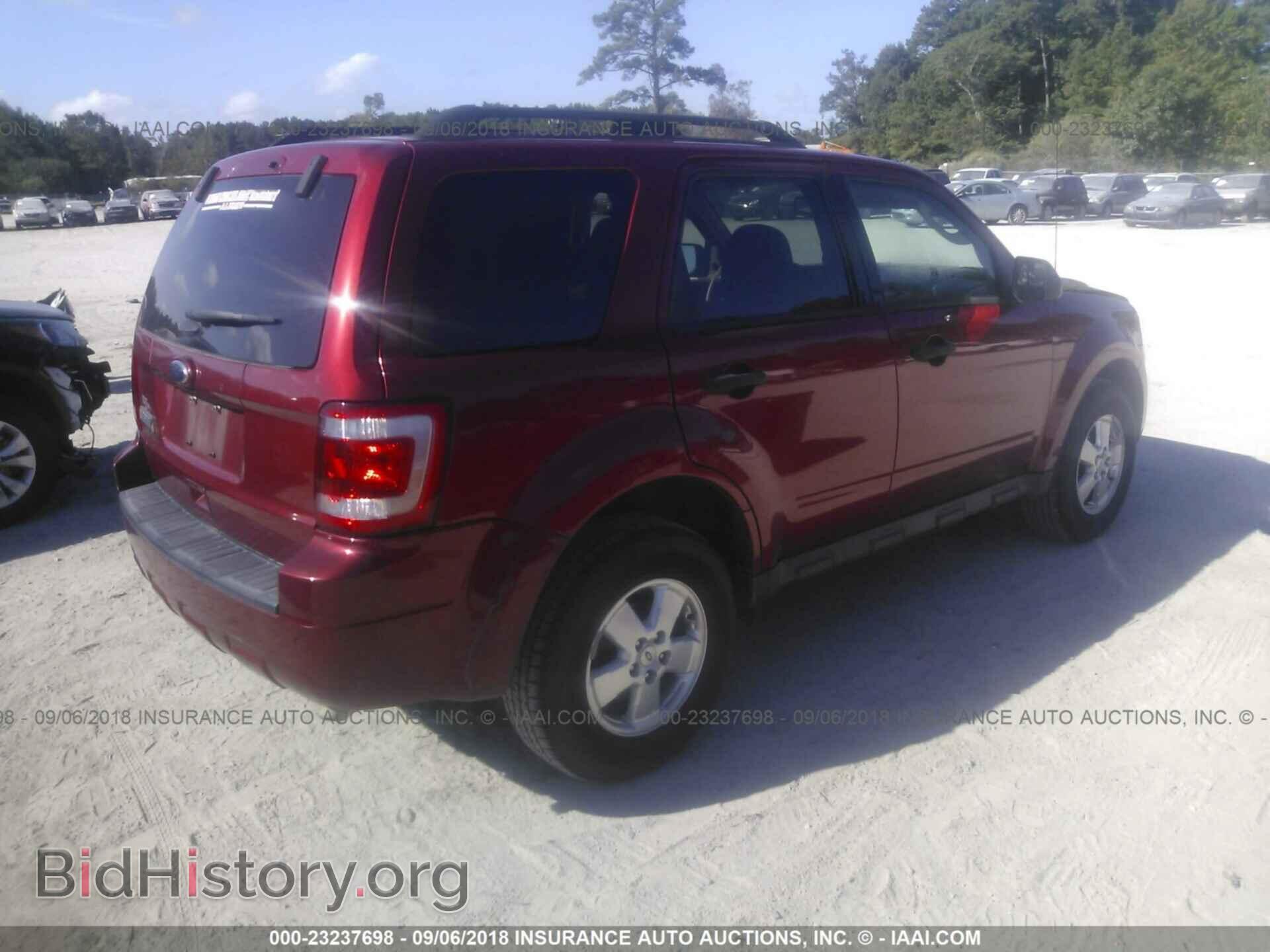 2012 Ford Escape - VIN: 1FMCU0D75CKA28227 - Фото 4