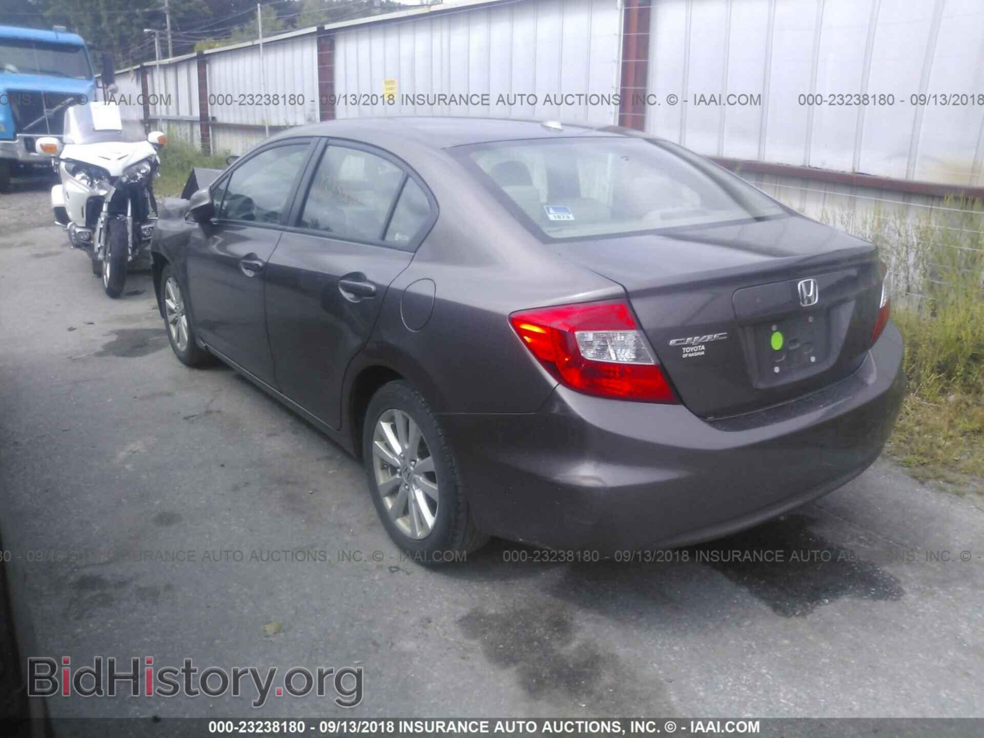 2012 Honda Civic - VIN: 2HGFB2F92CH546788 - Photo 3
