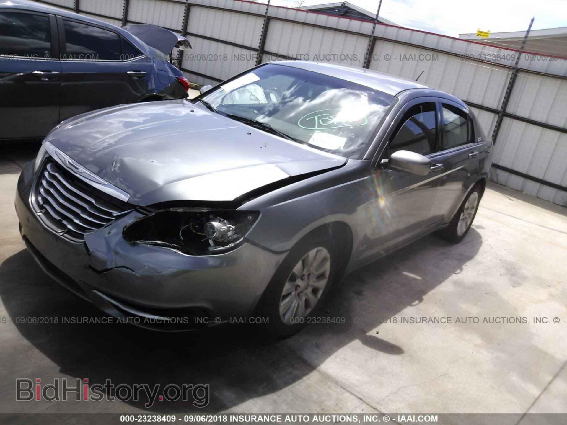 2012 Chrysler 200 - VIN: 1C3CCBAB4CN319638 - Фото 2