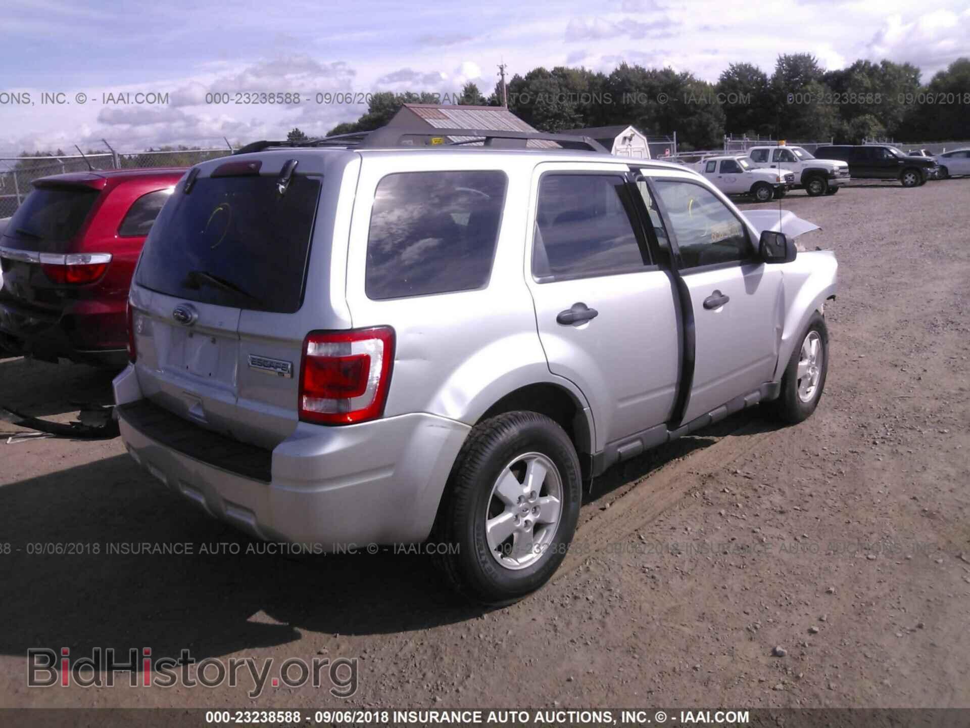 2012 Ford Escape - VIN: 1FMCU9D72CKB60933 - Фото 4
