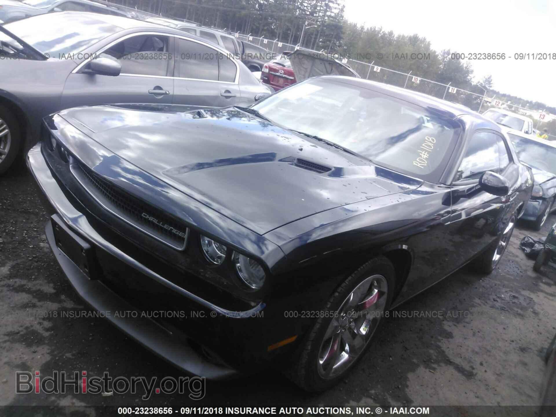 2014 Dodge Challenger - VIN: 2C3CDYAG1EH134017 - Фото 2