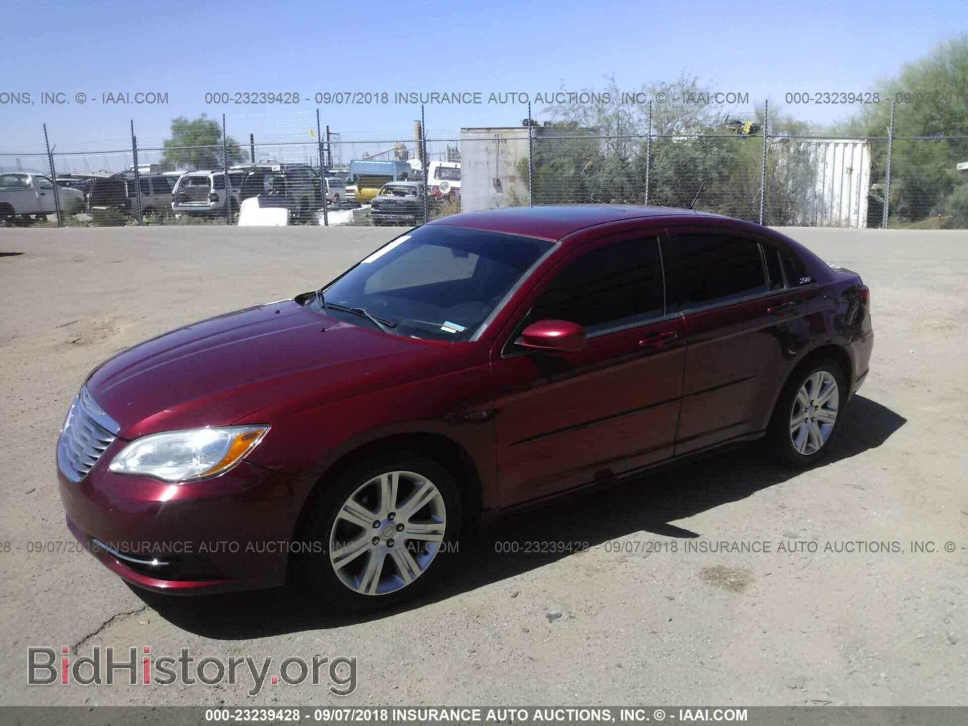 2012 Chrysler 200 - VIN: 1C3CCBBG8CN228432 - Фото 2