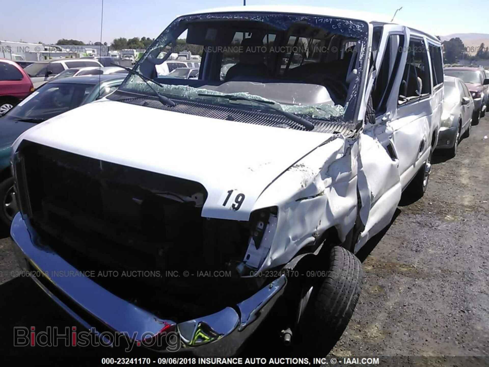 2014 Ford Econoline - VIN: 1FBNE3BL6EDA33783 - Фото 2