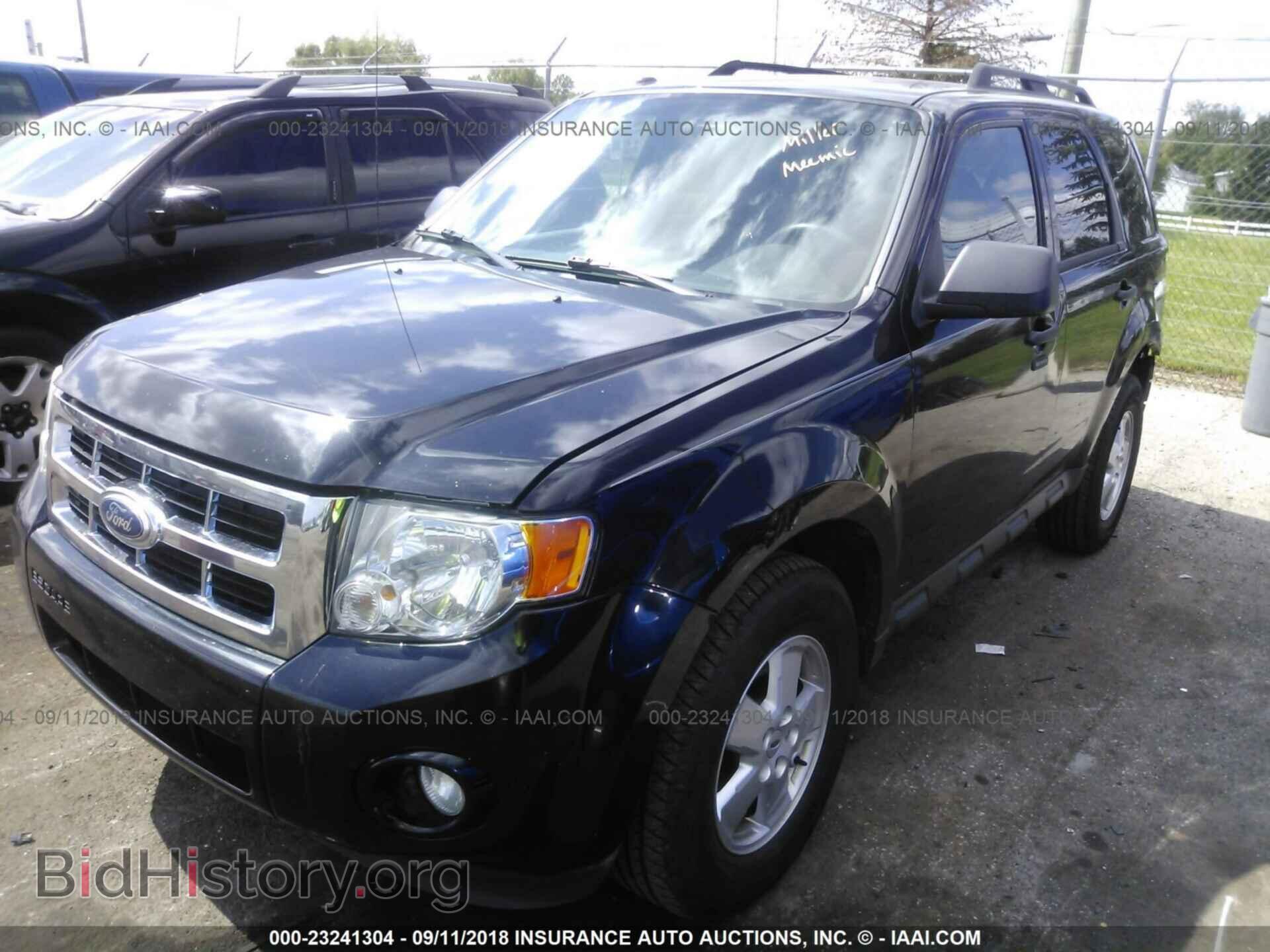 2012 Ford Escape - VIN: 1FMCU0DG2CKA43235 - Photo 2