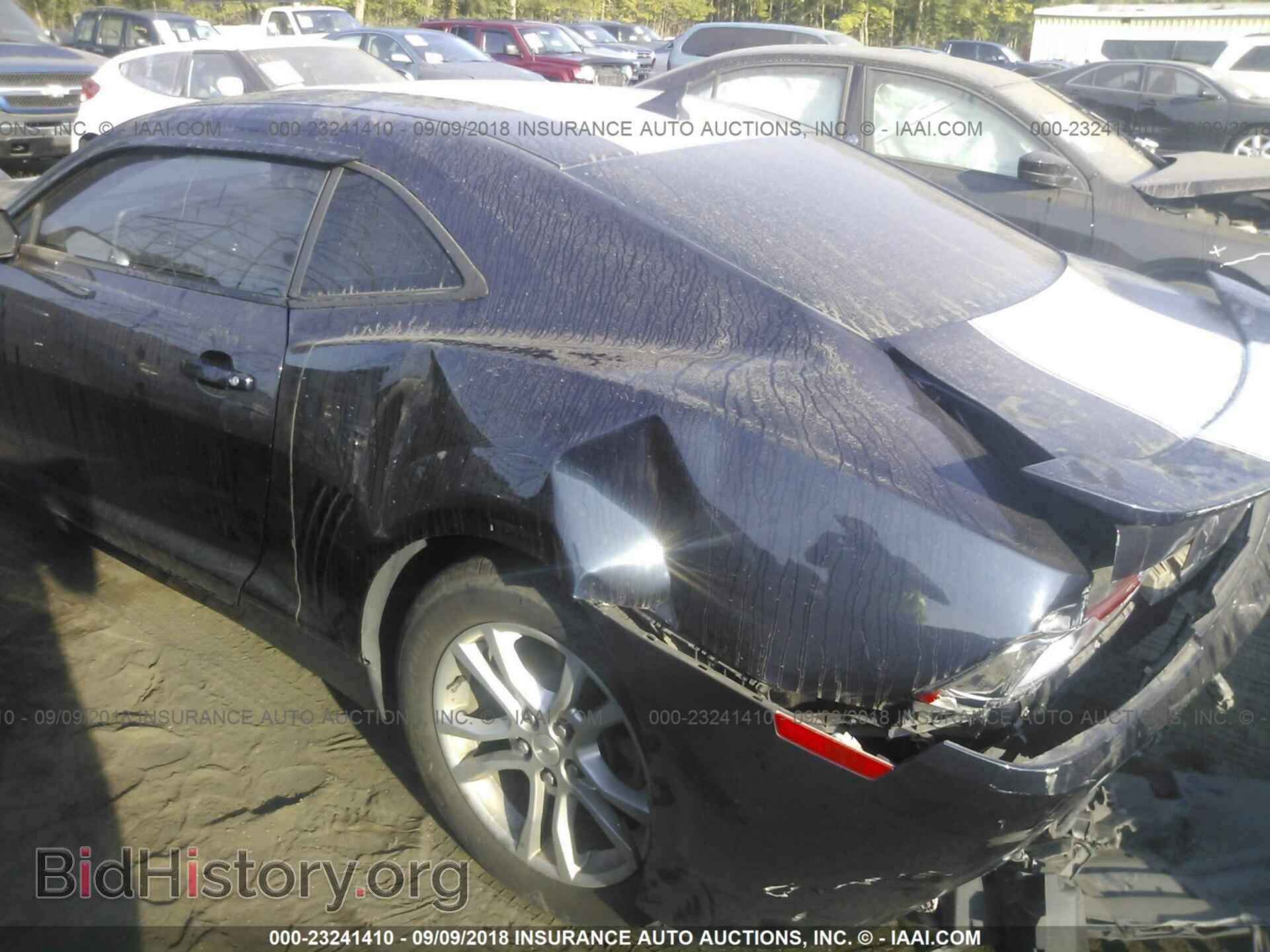 2015 Chevrolet Camaro - VIN: 2G1FA1E37F9186594 - Photo 3