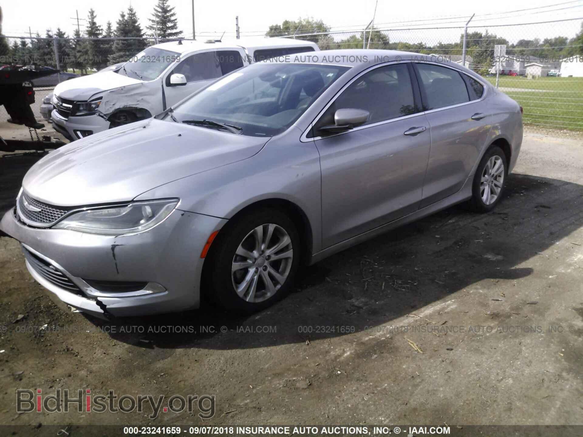 2015 Chrysler 200 - VIN: 1C3CCCAB1FN584429 - Photo 2
