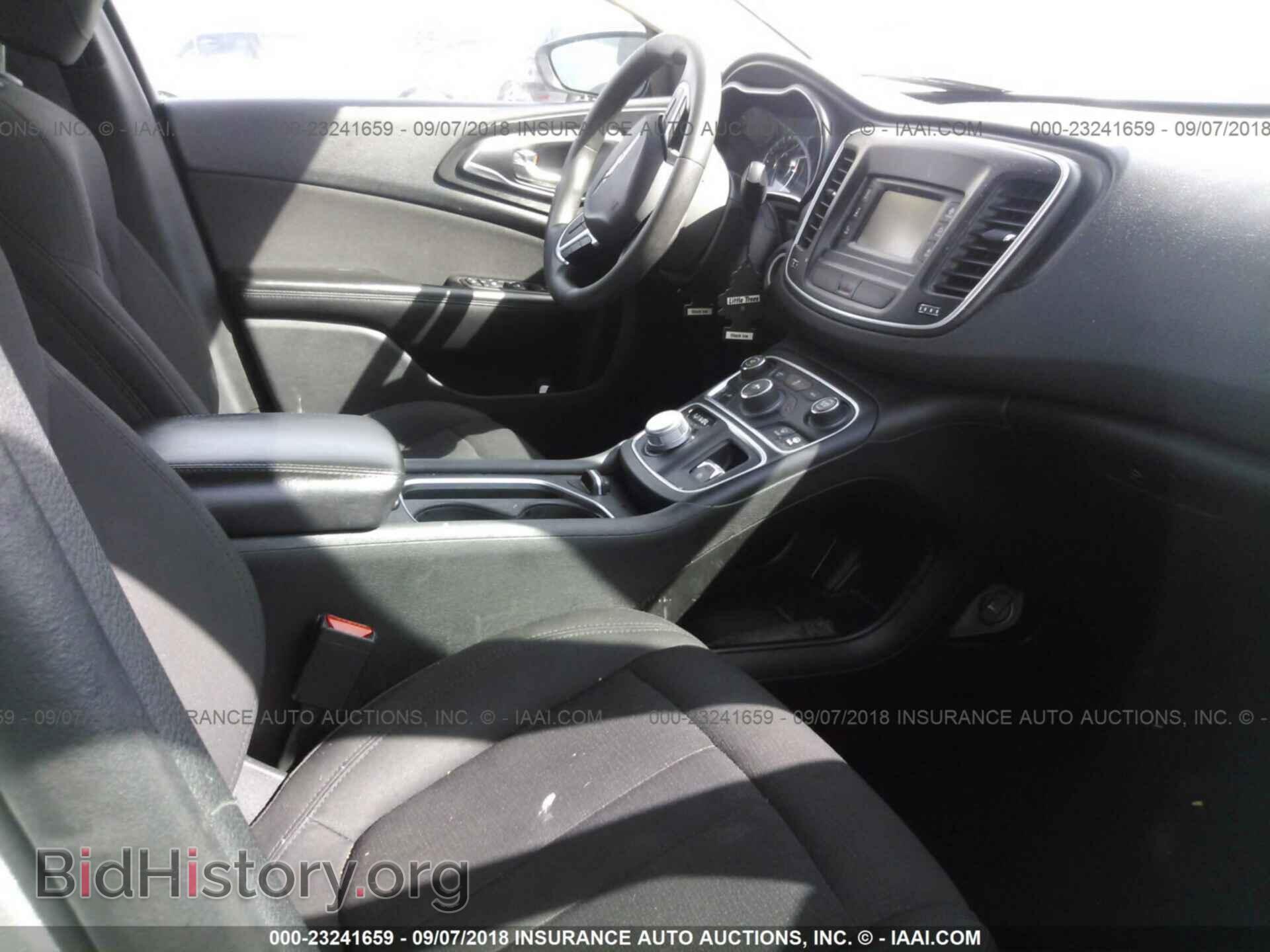 2015 Chrysler 200 - VIN: 1C3CCCAB1FN584429 - Photo 5