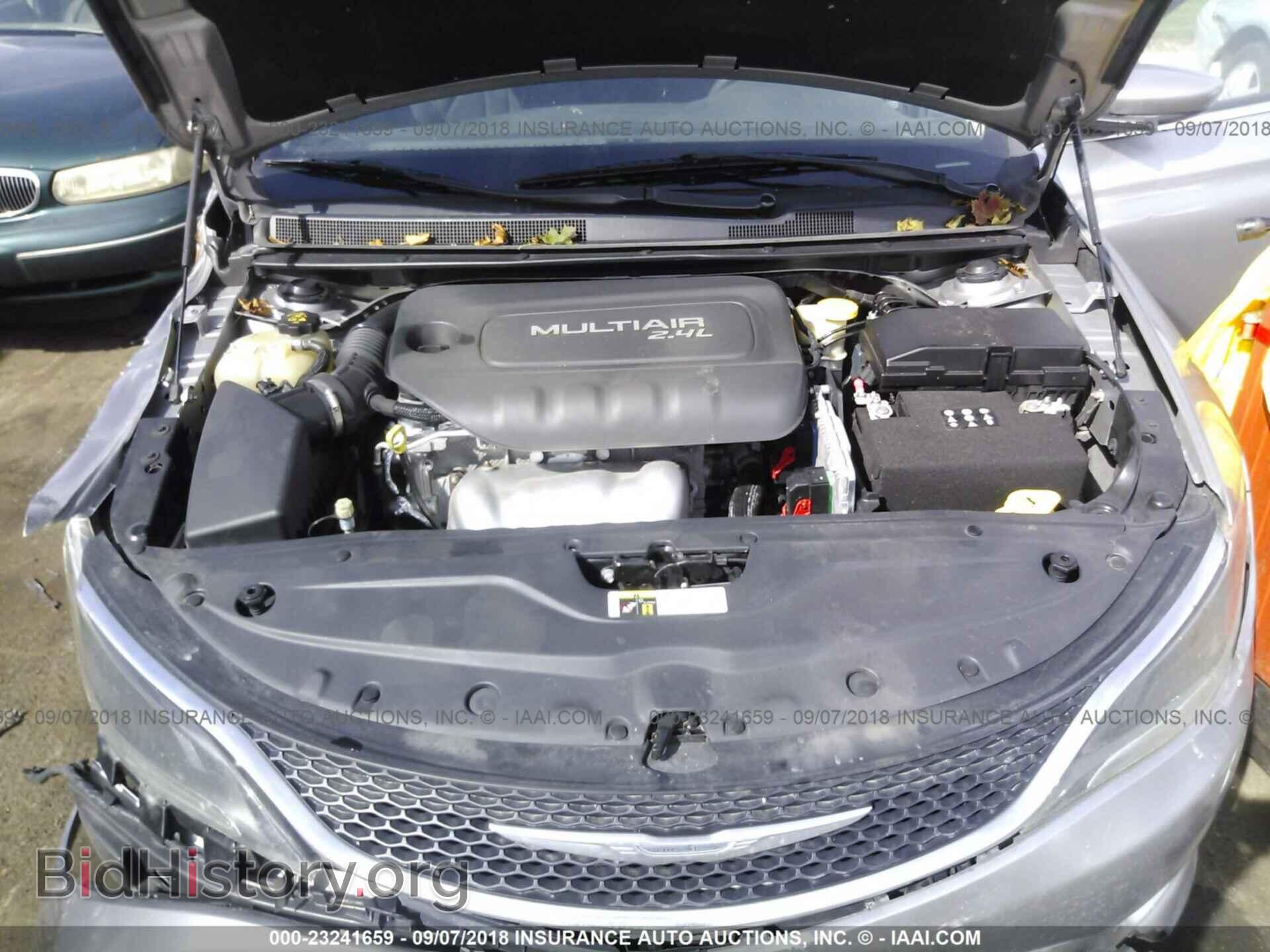 2015 Chrysler 200 - VIN: 1C3CCCAB1FN584429 - Photo 10