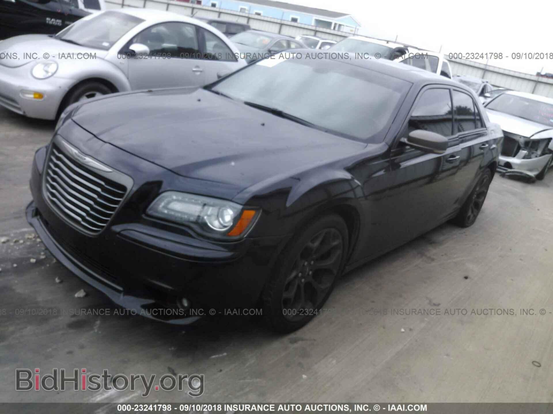 2013 Chrysler 300c - VIN: 2C3CCADT5DH687559 - Фото 2