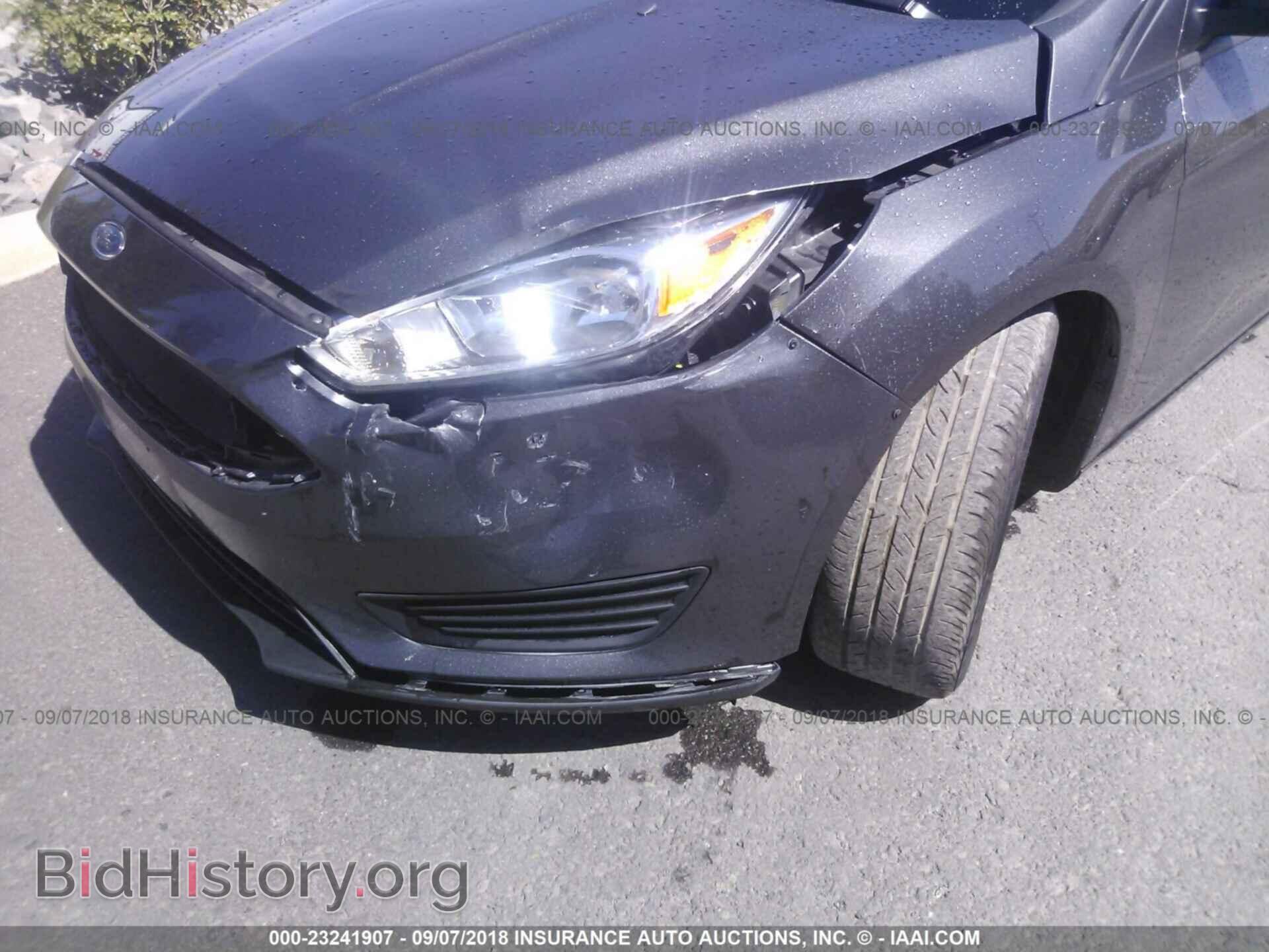 2016 Ford Focus - VIN: 1FADP3K26GL238804 - Photo 6