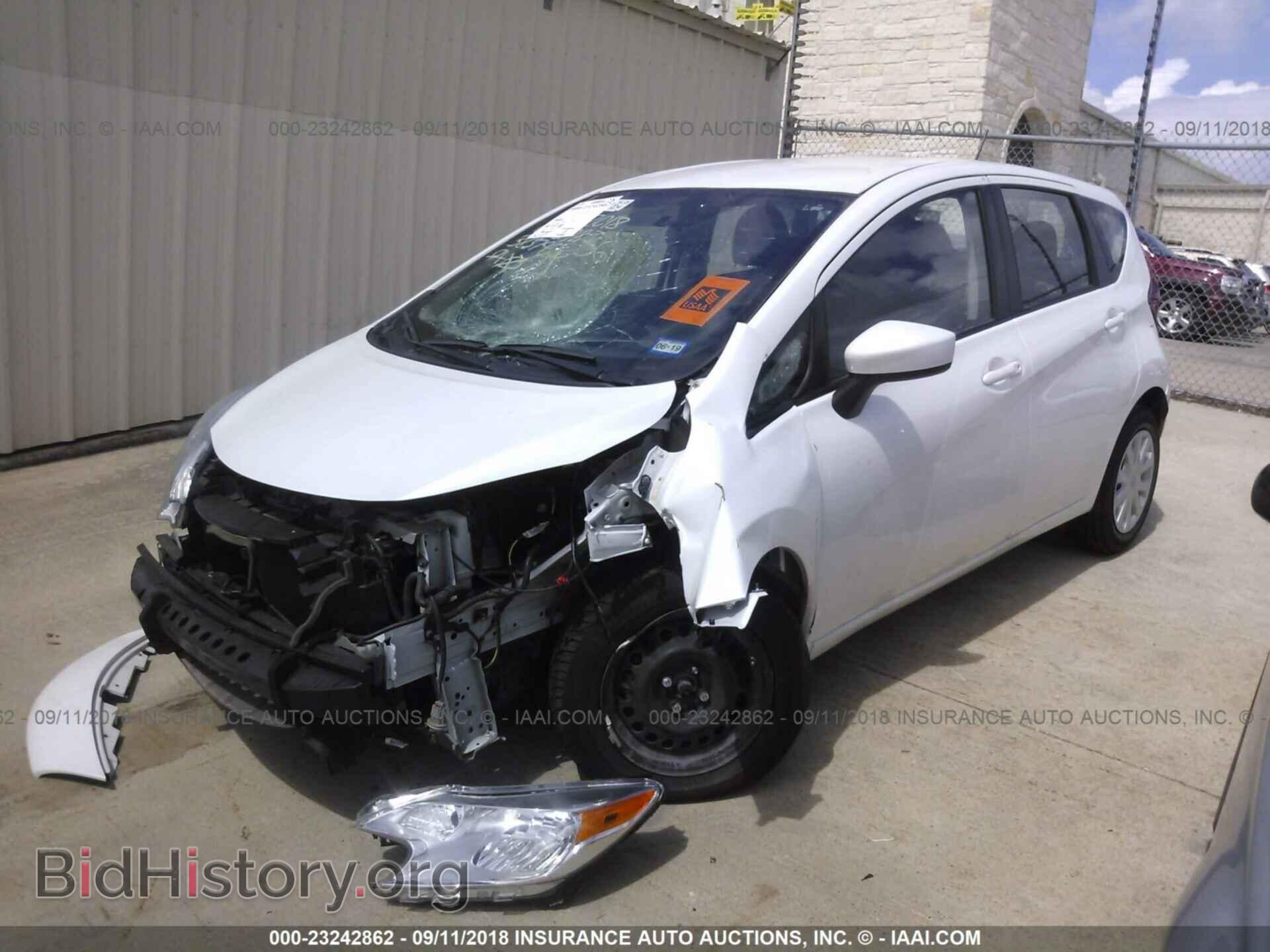2016 Nissan Versa note - VIN: 3N1CE2CP8GL383799 - Фото 2