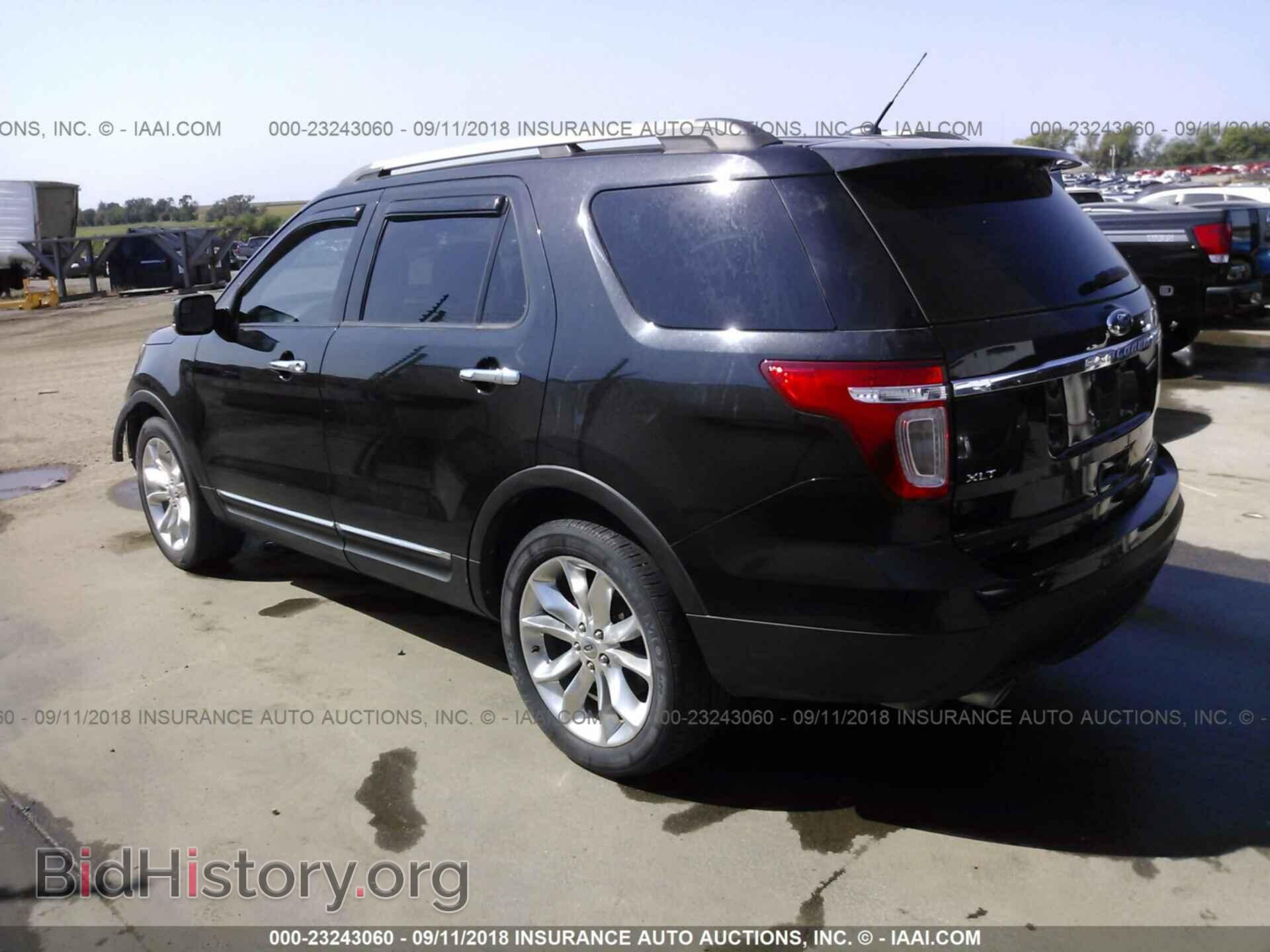 2011 Ford Explorer - VIN: 1FMHK7D82BGA65220 - Фото 3