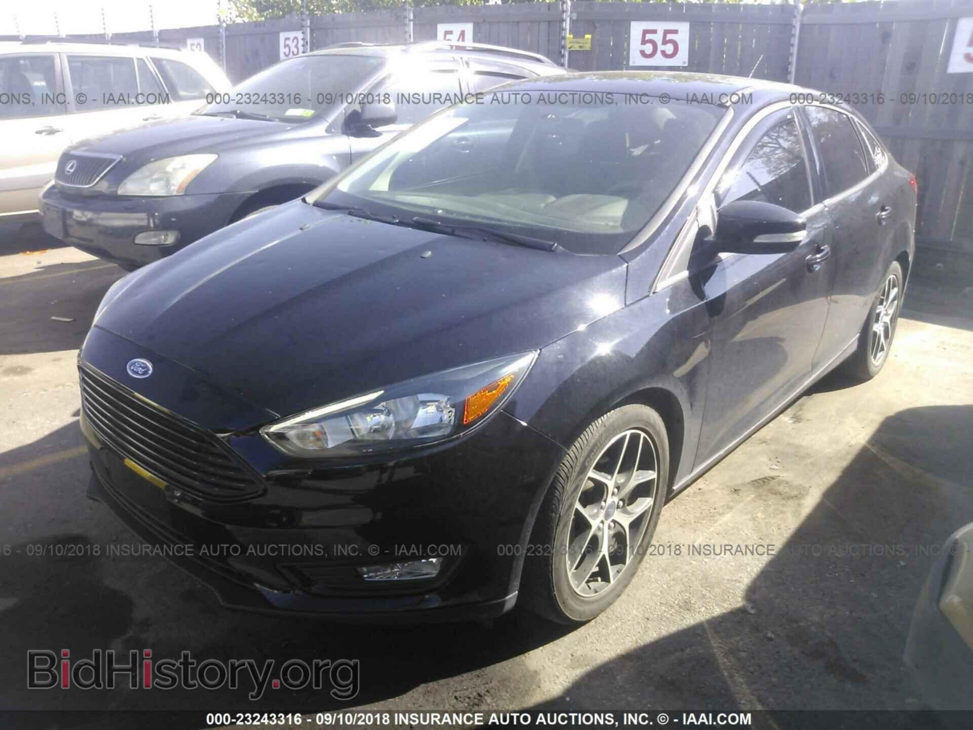 2017 Ford Focus - VIN: 1FADP3FE7HL284454 - Photo 2