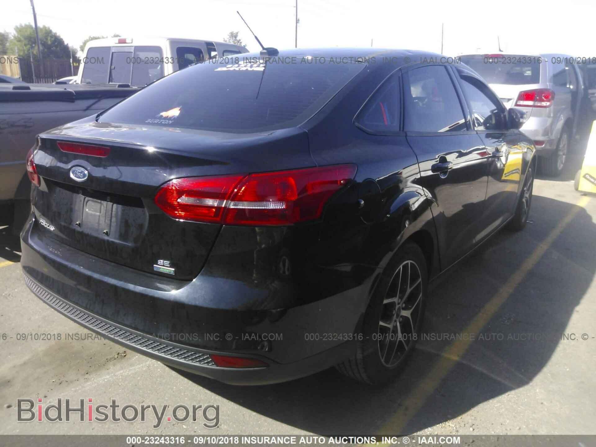 2017 Ford Focus - VIN: 1FADP3FE7HL284454 - Photo 4