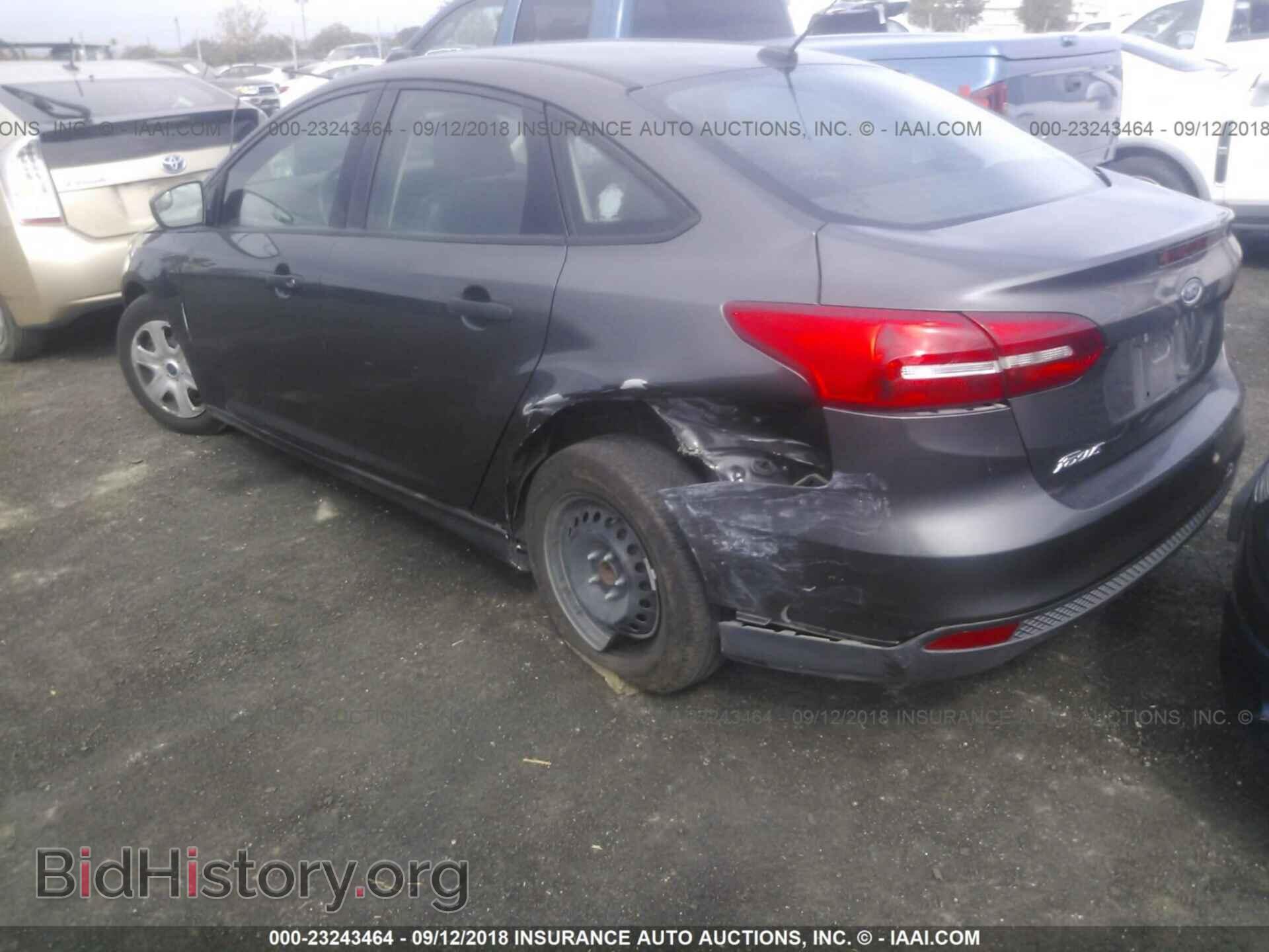 2015 Ford Focus - VIN: 1FADP3E20FL294540 - Photo 3
