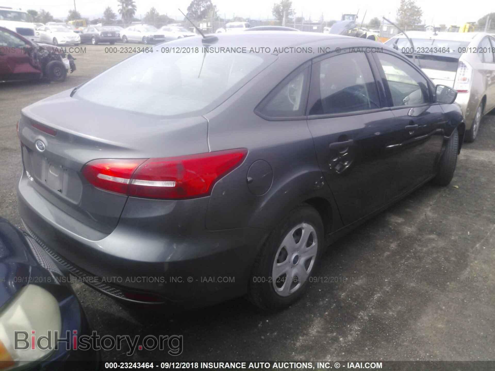 2015 Ford Focus - VIN: 1FADP3E20FL294540 - Photo 4