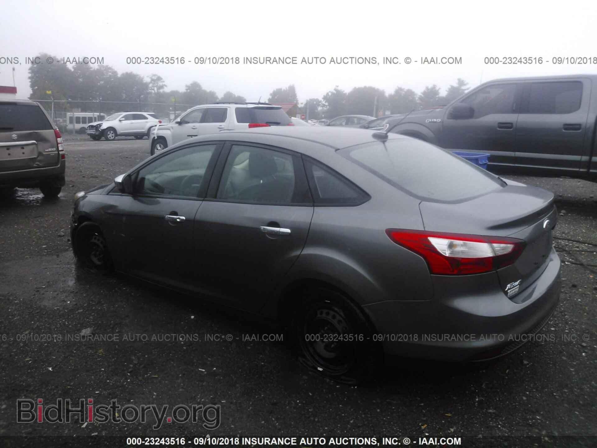 2012 Ford Focus - VIN: 1FAHP3E24CL472348 - Photo 3